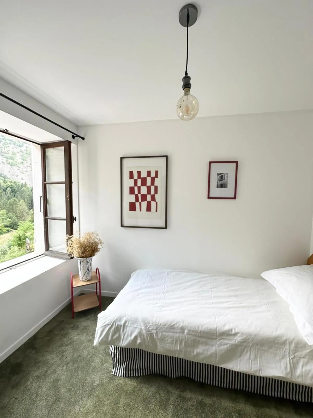 Bed in Hotel Au Bon Accueil