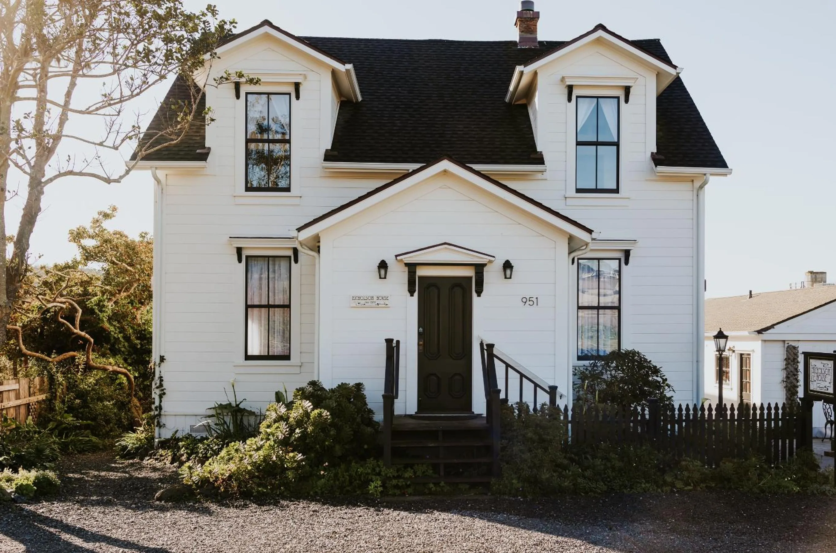 Property building in Nicholson House at Beaujolais