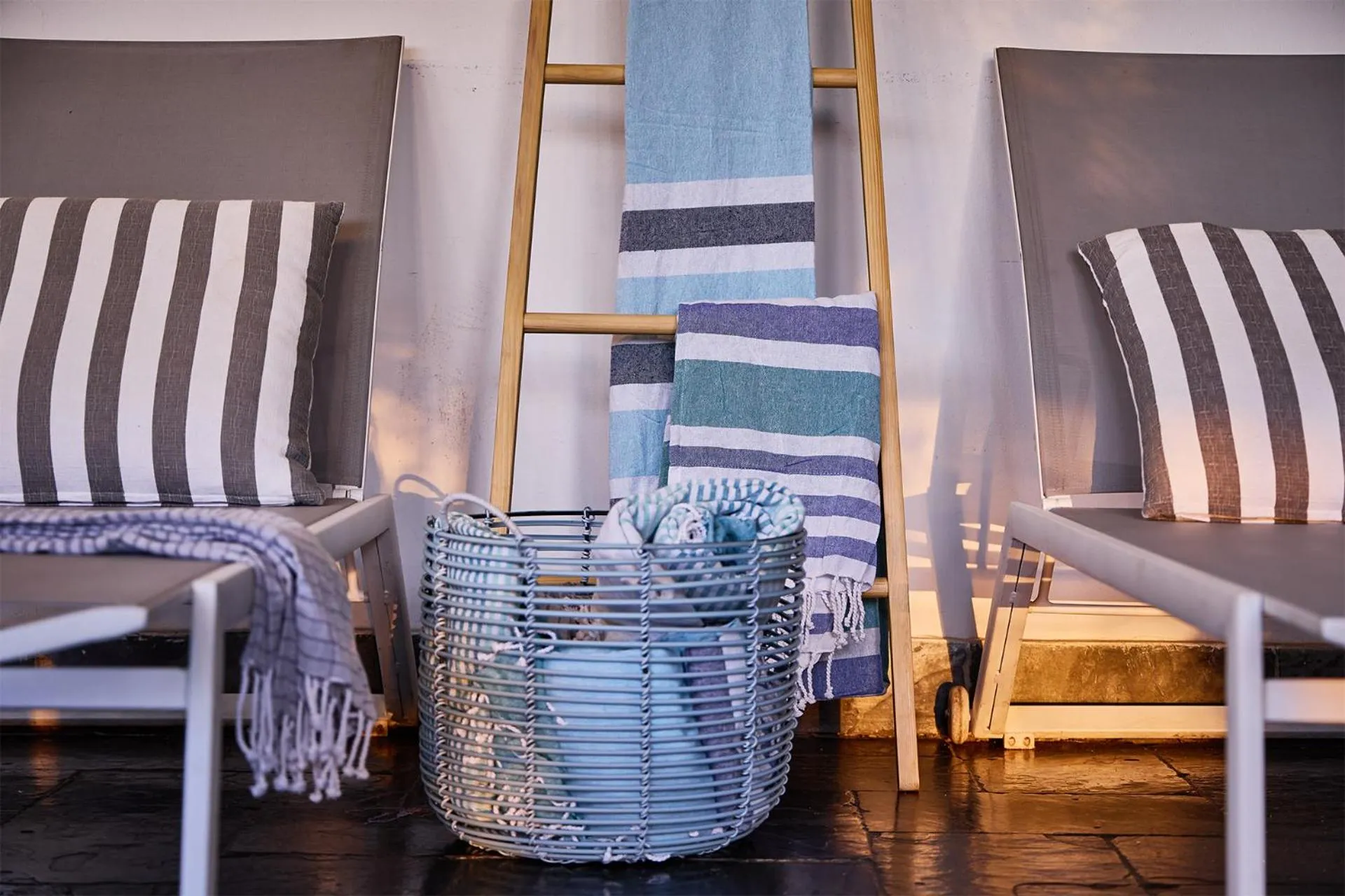 Swimming pool, Bed in Boord Guest House