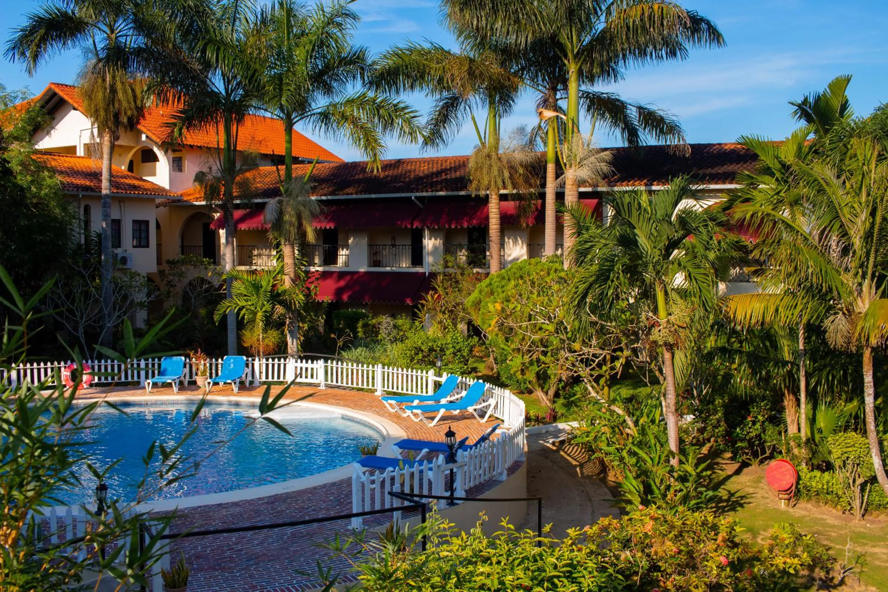 Swimming pool in Charela Inn