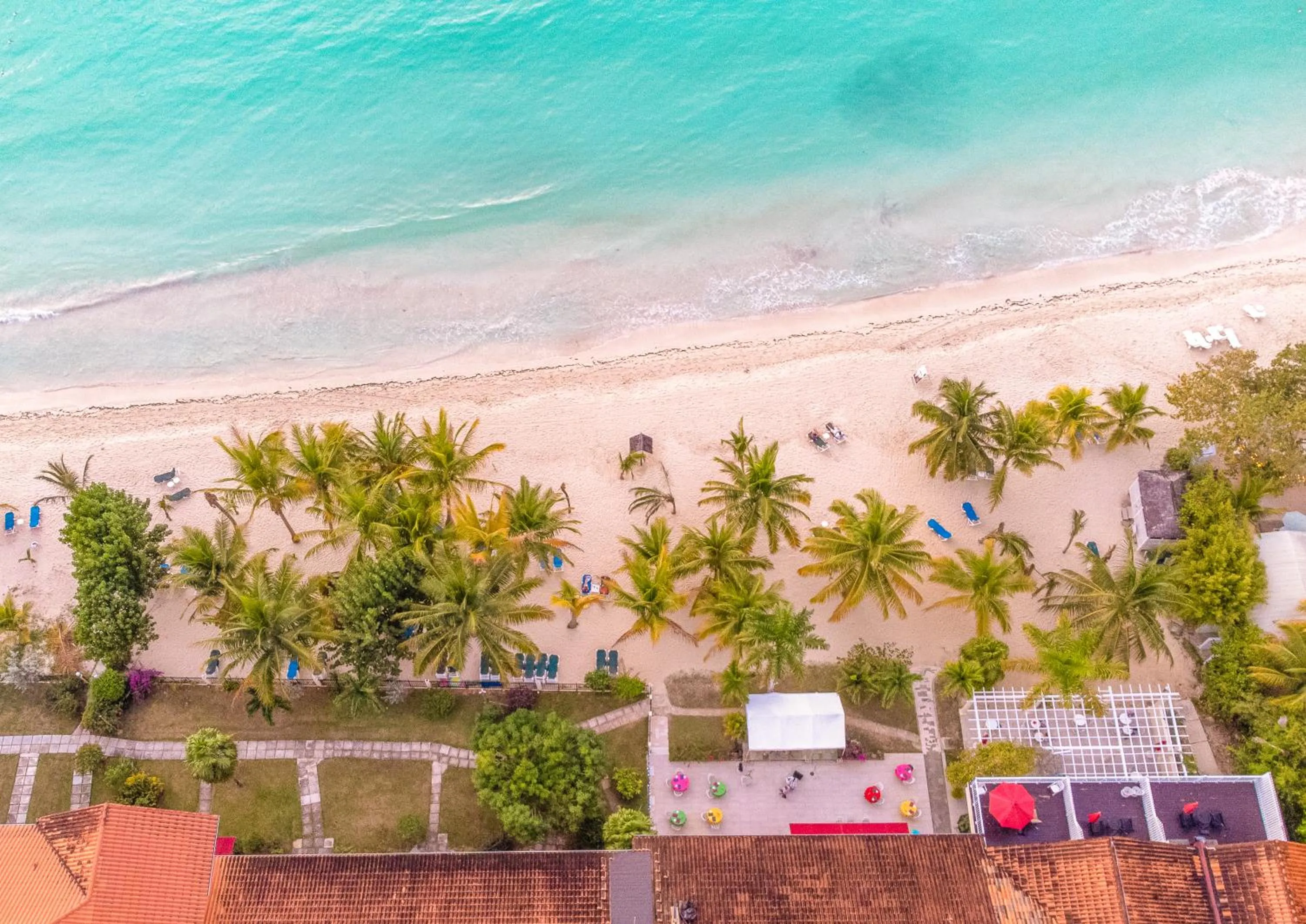 Beach in Charela Inn