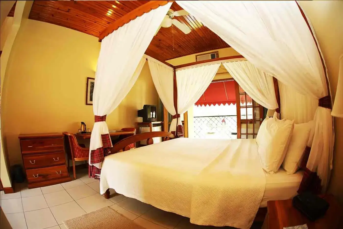 Bed in Charela Inn Bed in Charela Inn