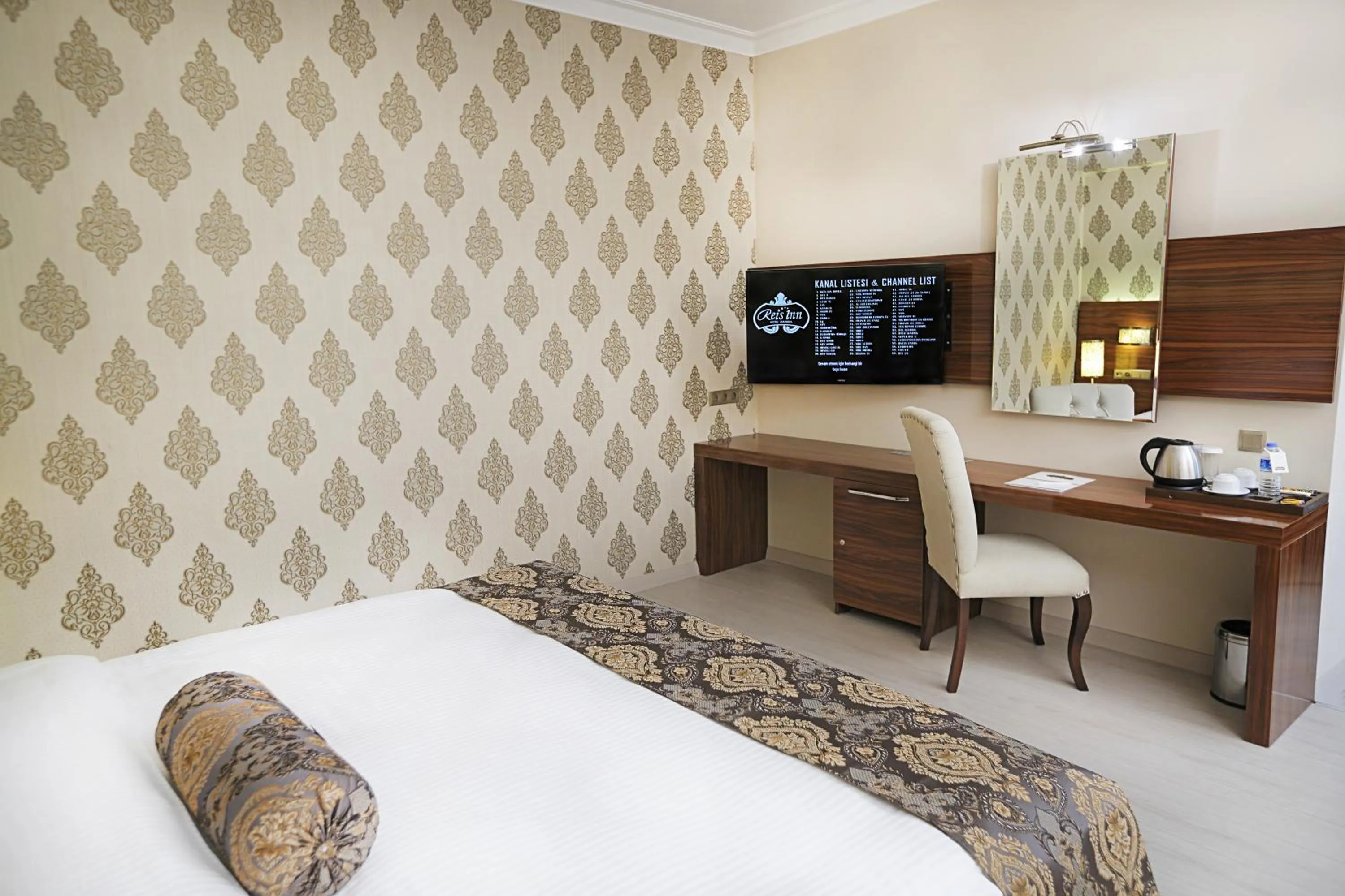 TV and multimedia, Bed in World Point Hotel Istanbul