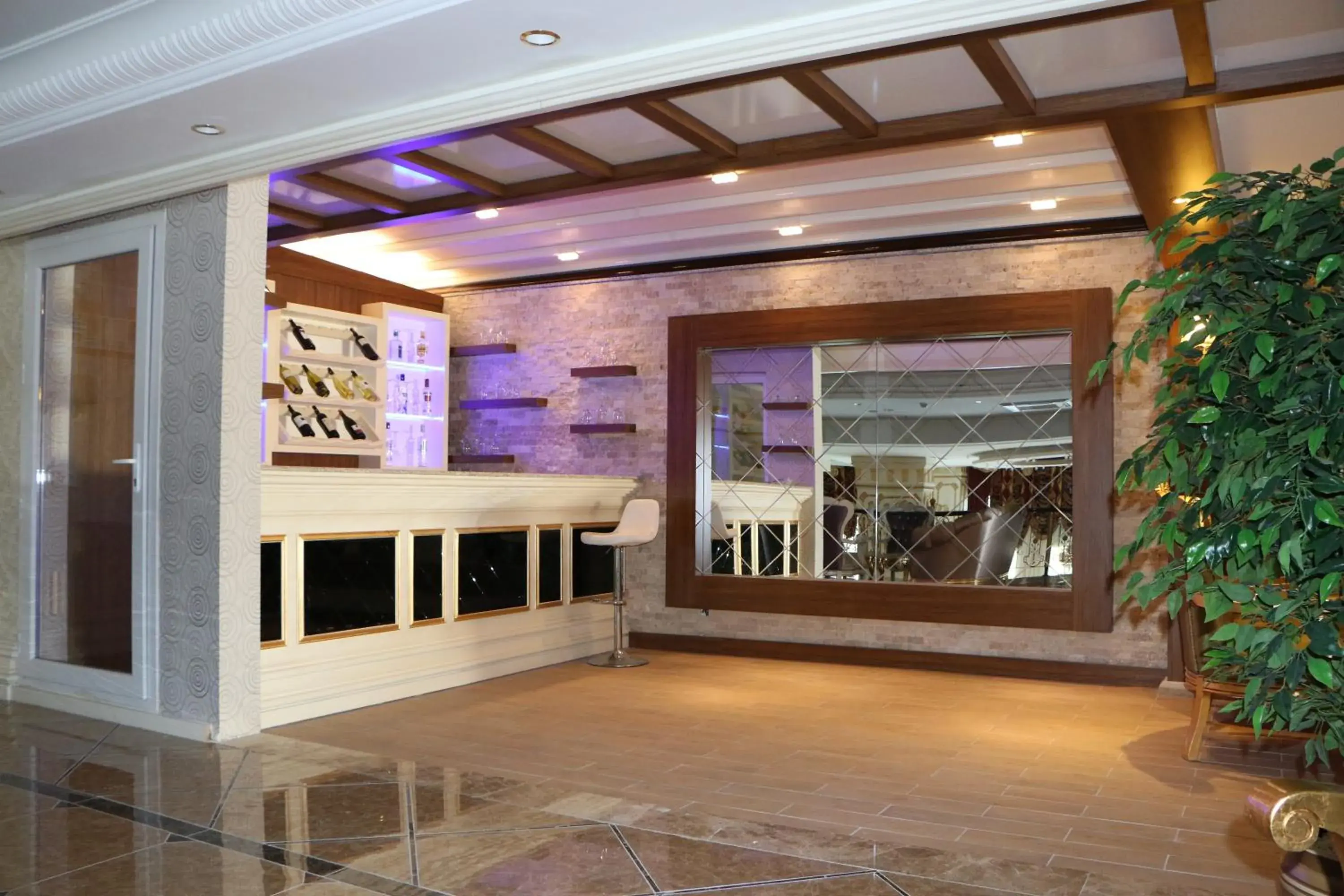 Lounge or bar in World Point Hotel Istanbul Lounge or bar in World Point Hotel Istanbul