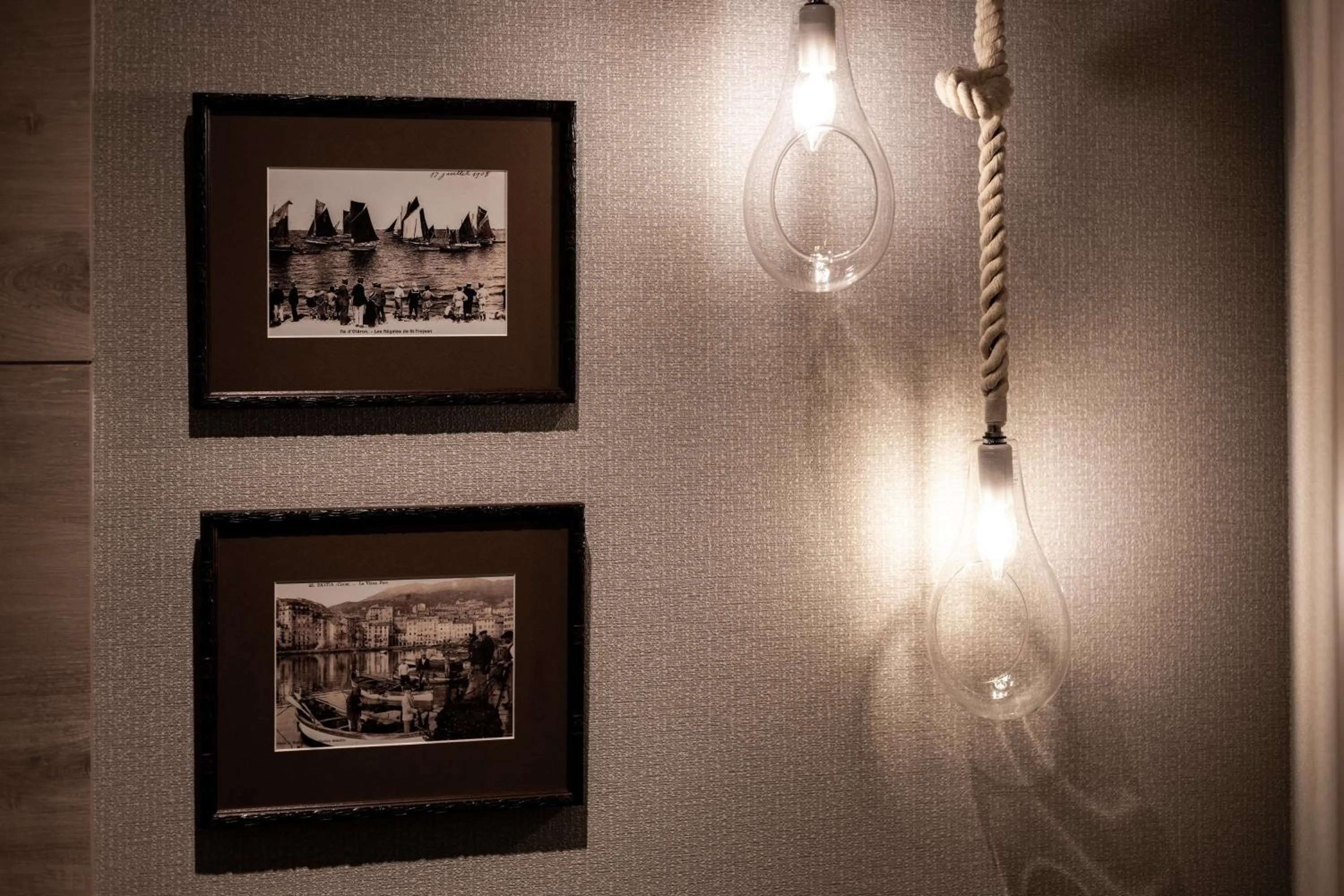 Logo/Certificate/Sign in Y-HOTEL