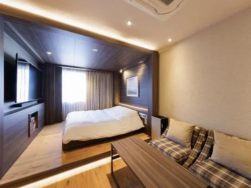 Y-HOTEL