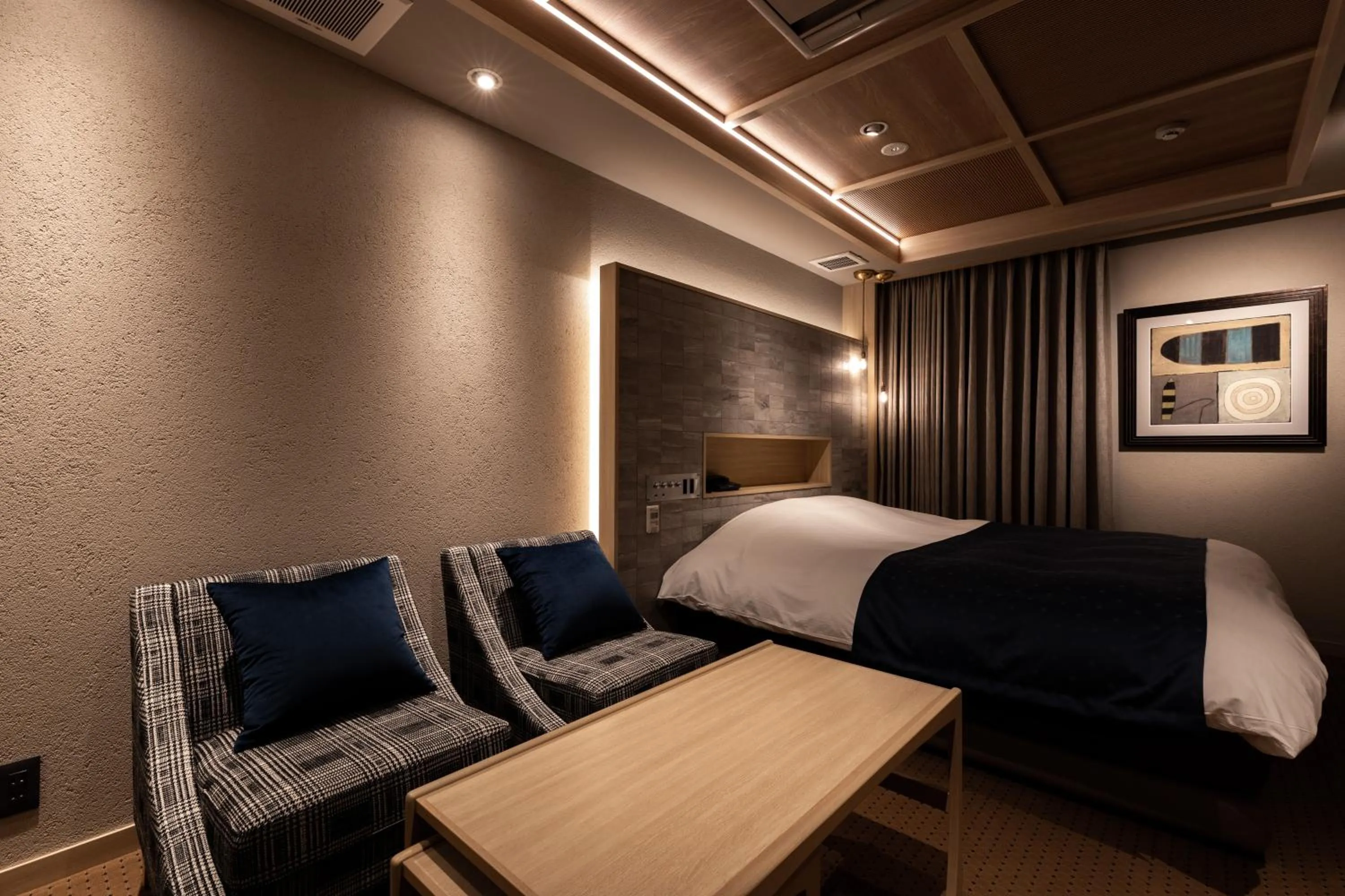 Photo of the whole room, Bed in Y-HOTEL