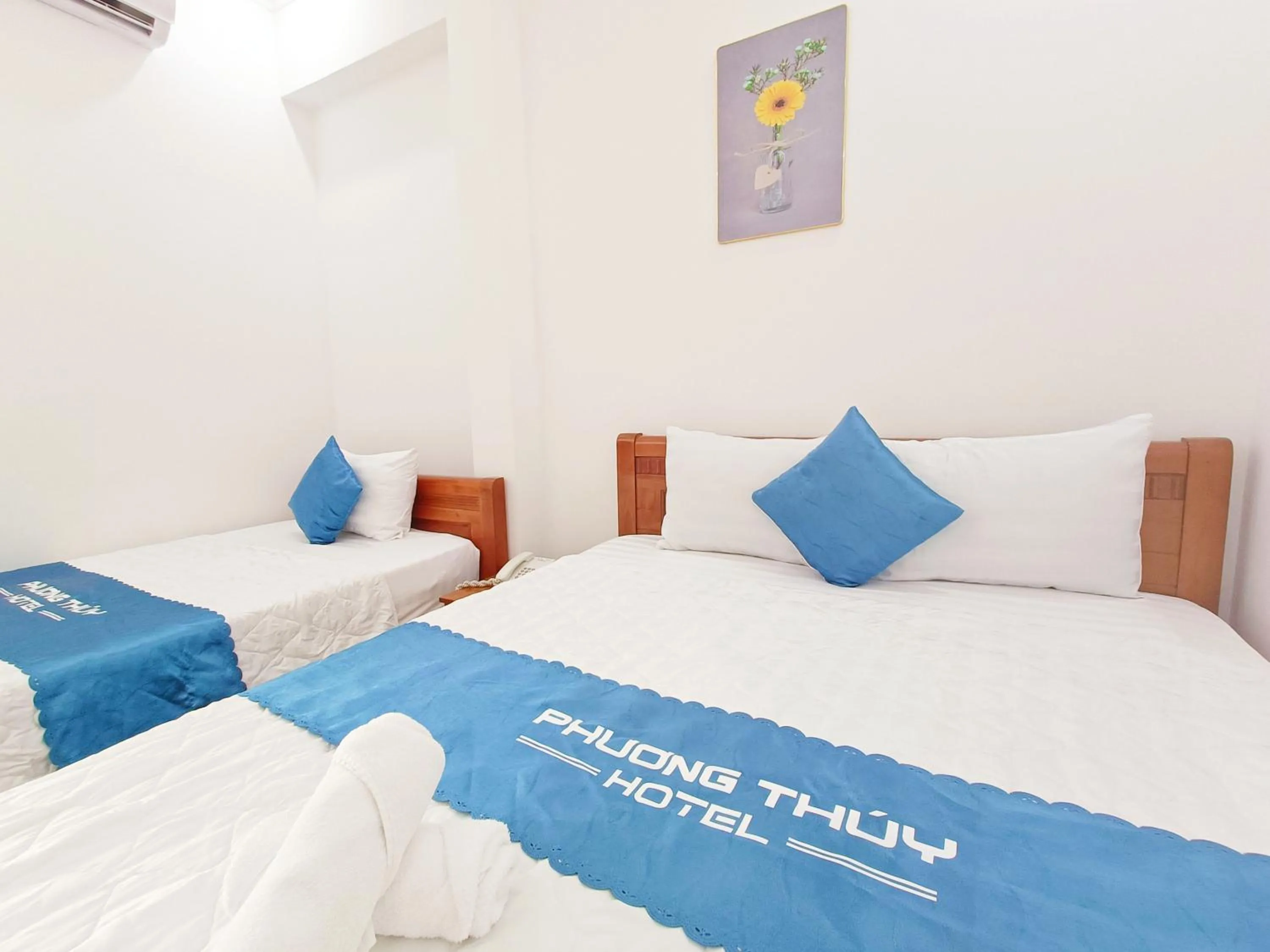 Bed in Phuong Thuy Hotel