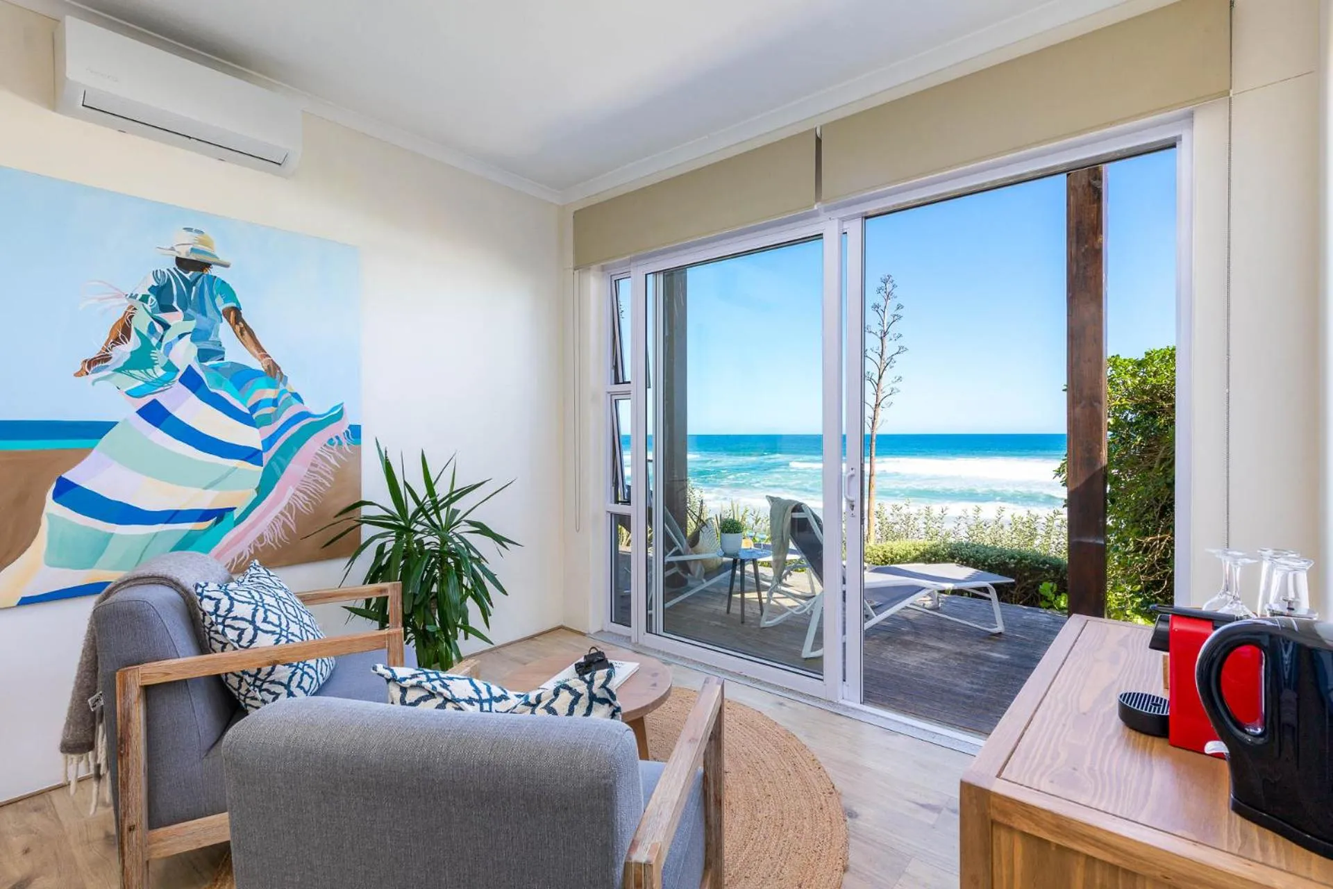 Day in Dune Beach House