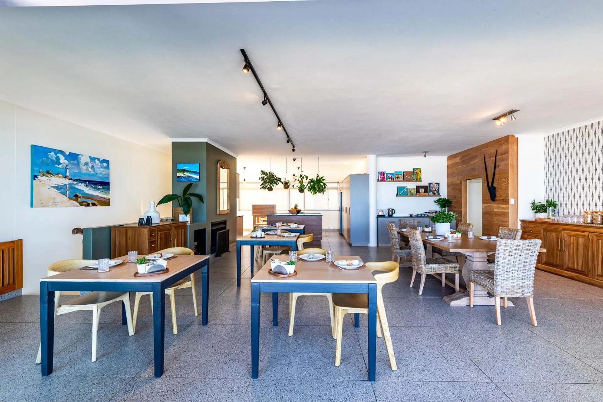 Restaurant/places to eat in Dune Beach House