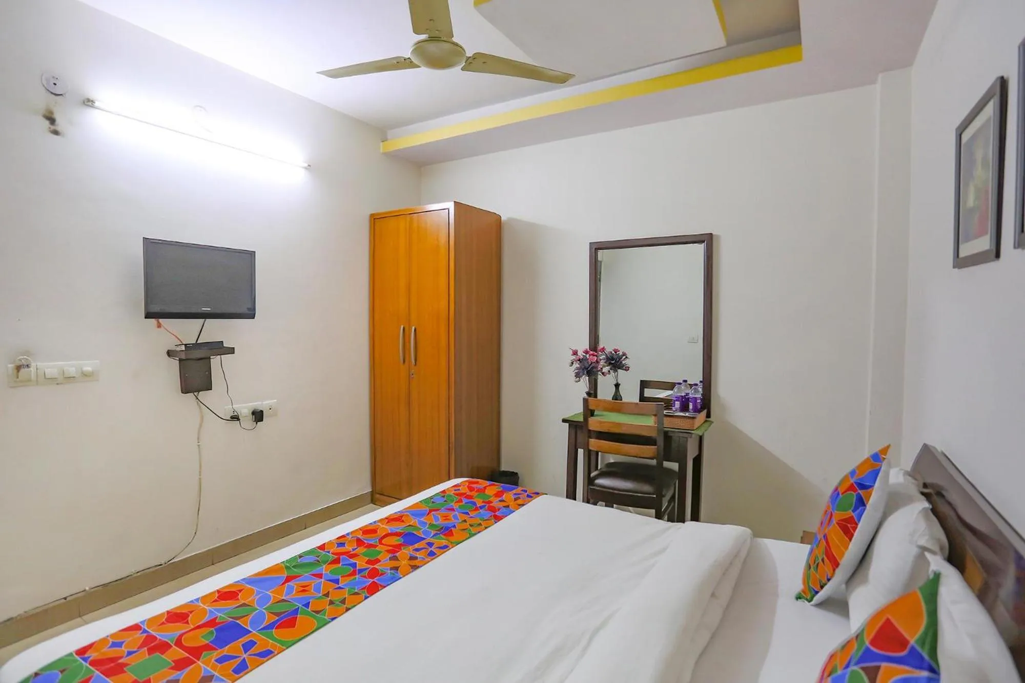Bed in Via The Paradise - Nr Apollo Hospital