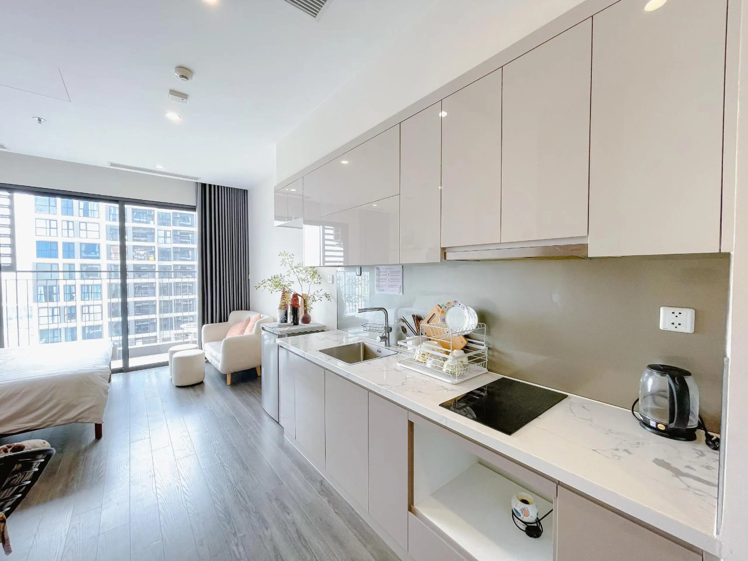 stove in Apartment 1BR-FL24th-R105 Building-Vinhomes Ocean Park