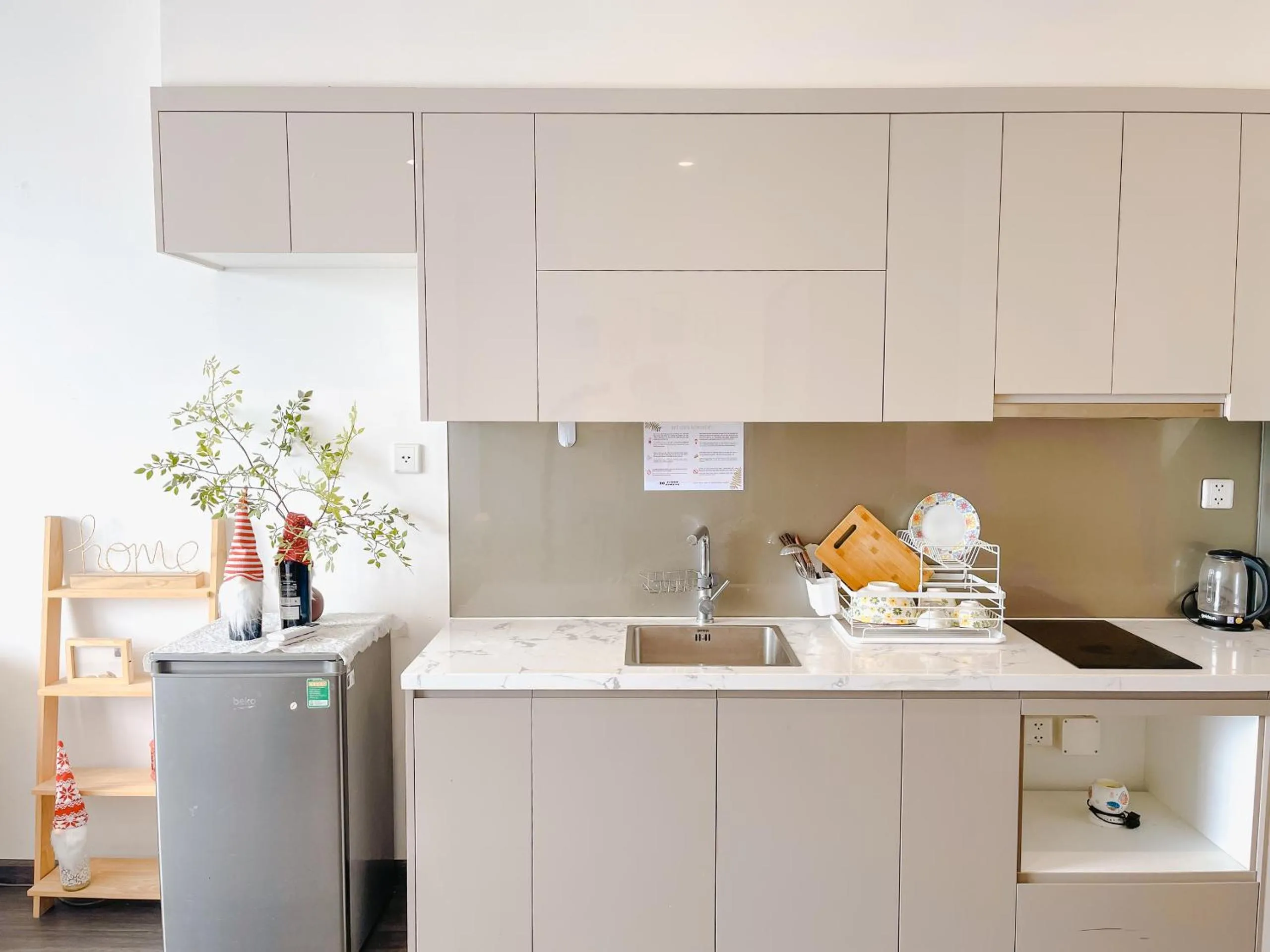 stove in Apartment 1BR-FL24th-R105 Building-Vinhomes Ocean Park