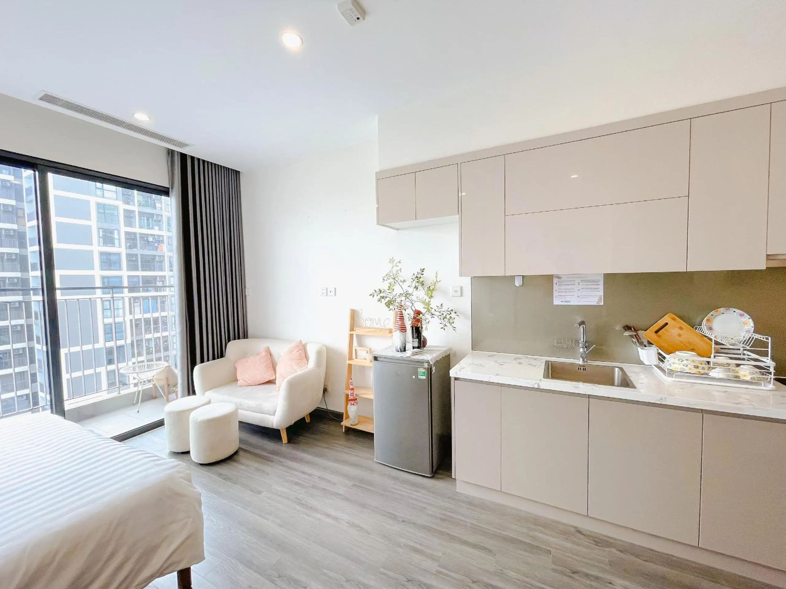 stove in Apartment 1BR-FL24th-R105 Building-Vinhomes Ocean Park
