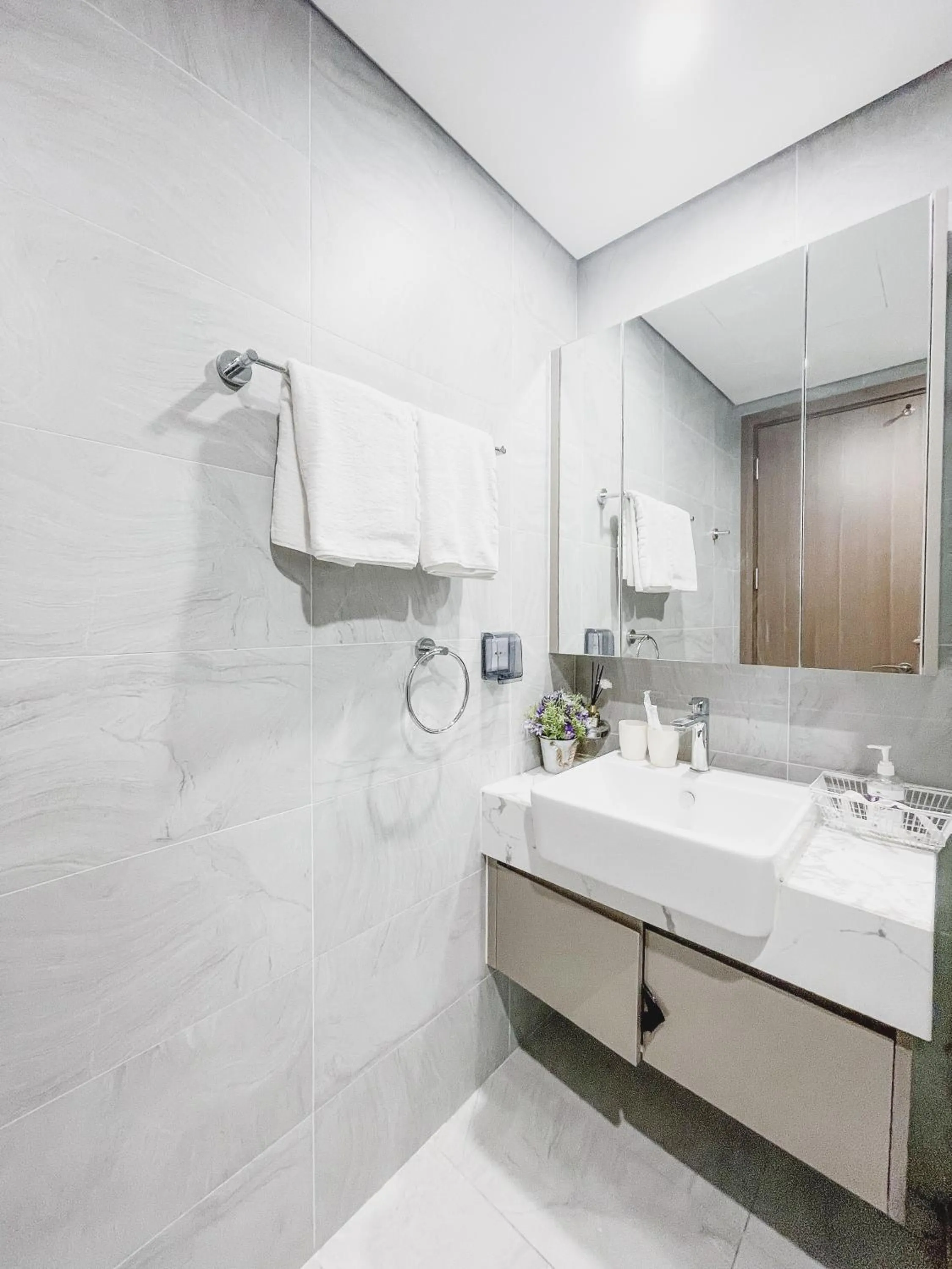 Bathroom in Apartment 1BR-FL24th-R105 Building-Vinhomes Ocean Park
