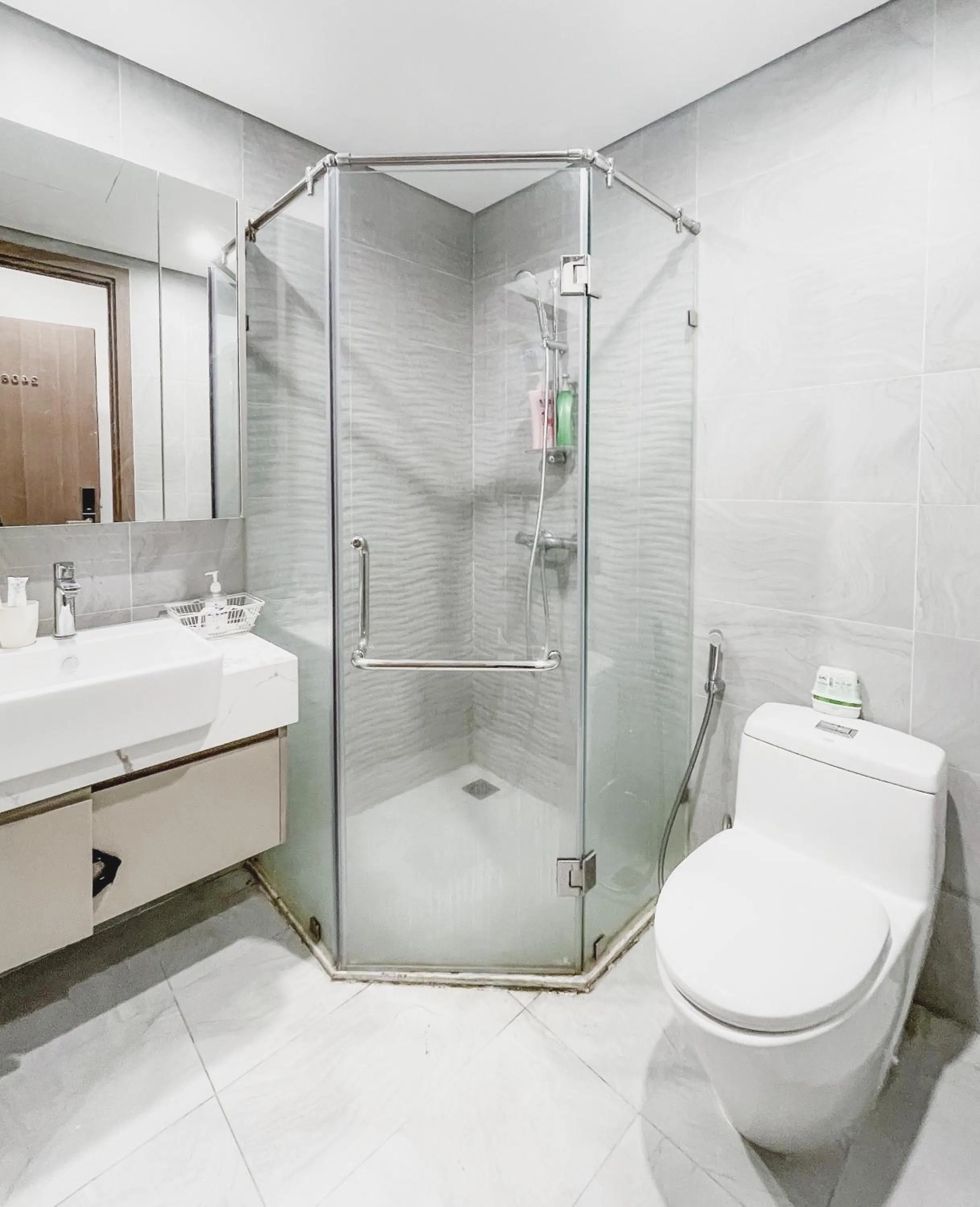 Shower in Apartment 1BR-FL24th-R105 Building-Vinhomes Ocean Park