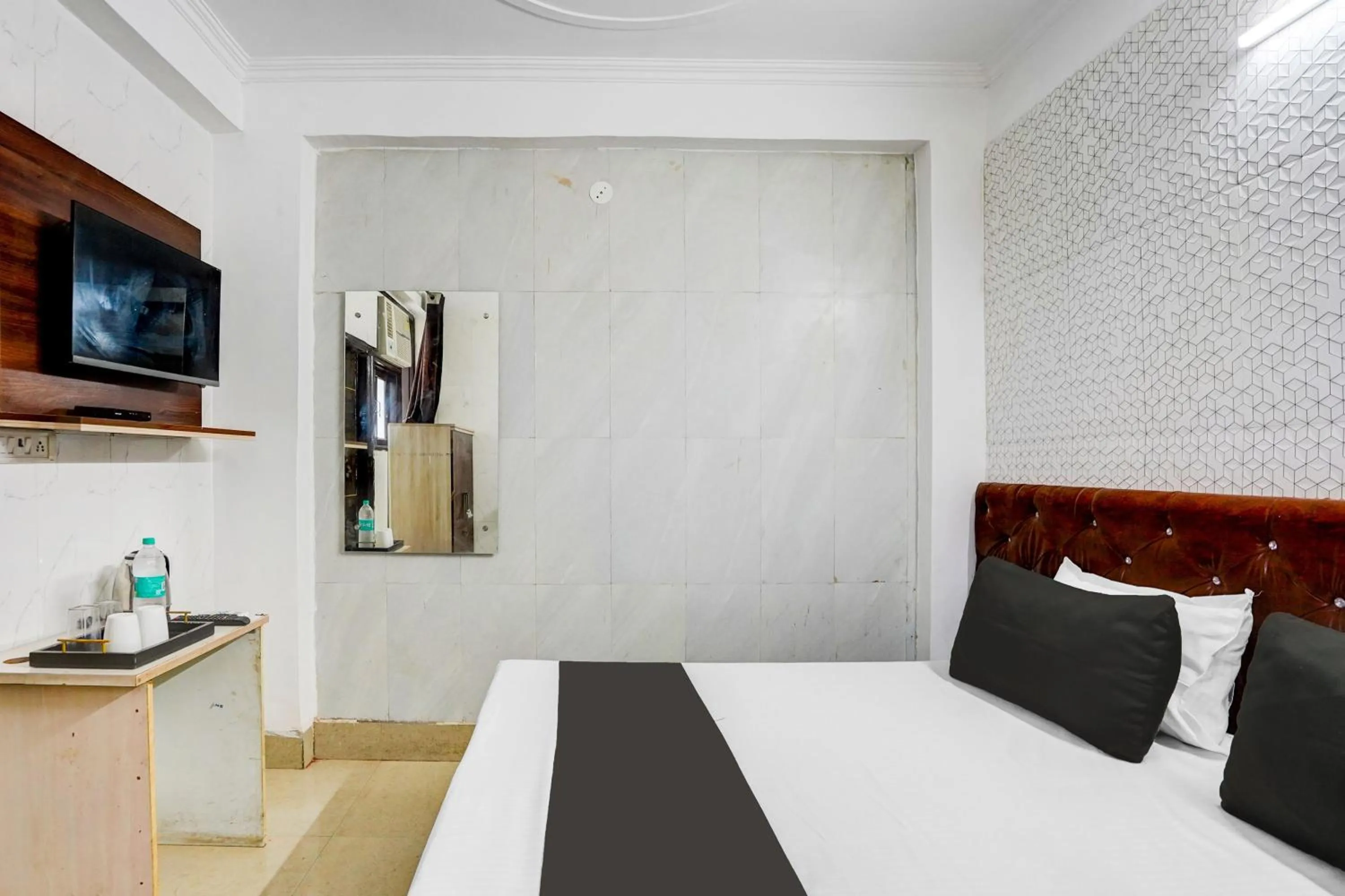 Bedroom, Bed in Hotel O The Maruti hotel