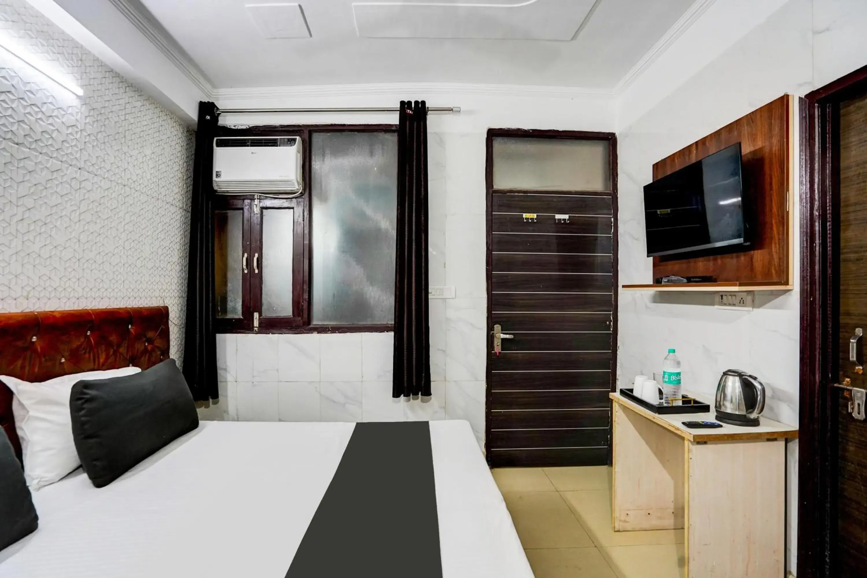 Bedroom, Bed in Super Hotel O The Maruti hotel Bedroom, Bed in Super Hotel O The Maruti hotel