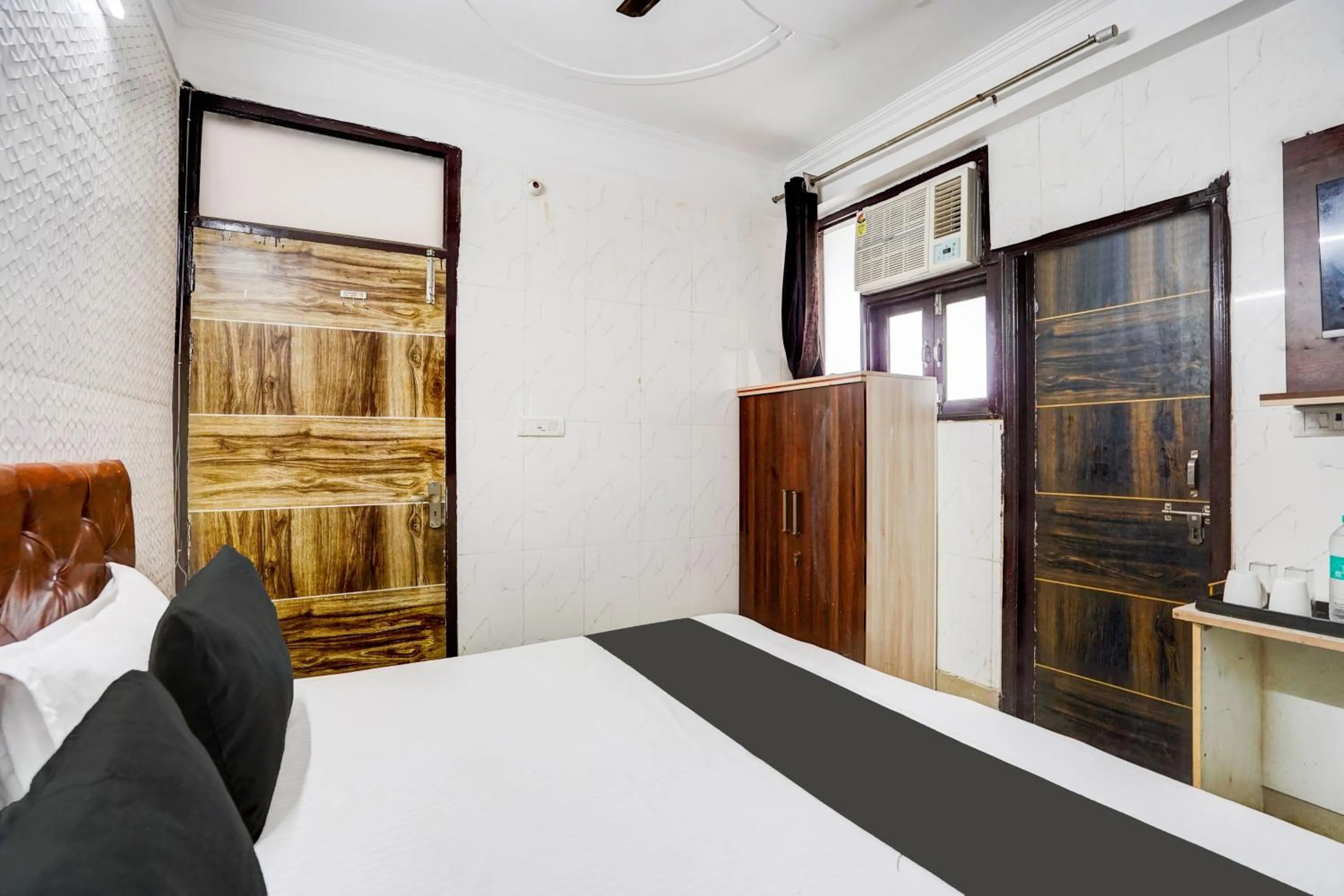 Bedroom, Bed in Hotel O The Maruti hotel