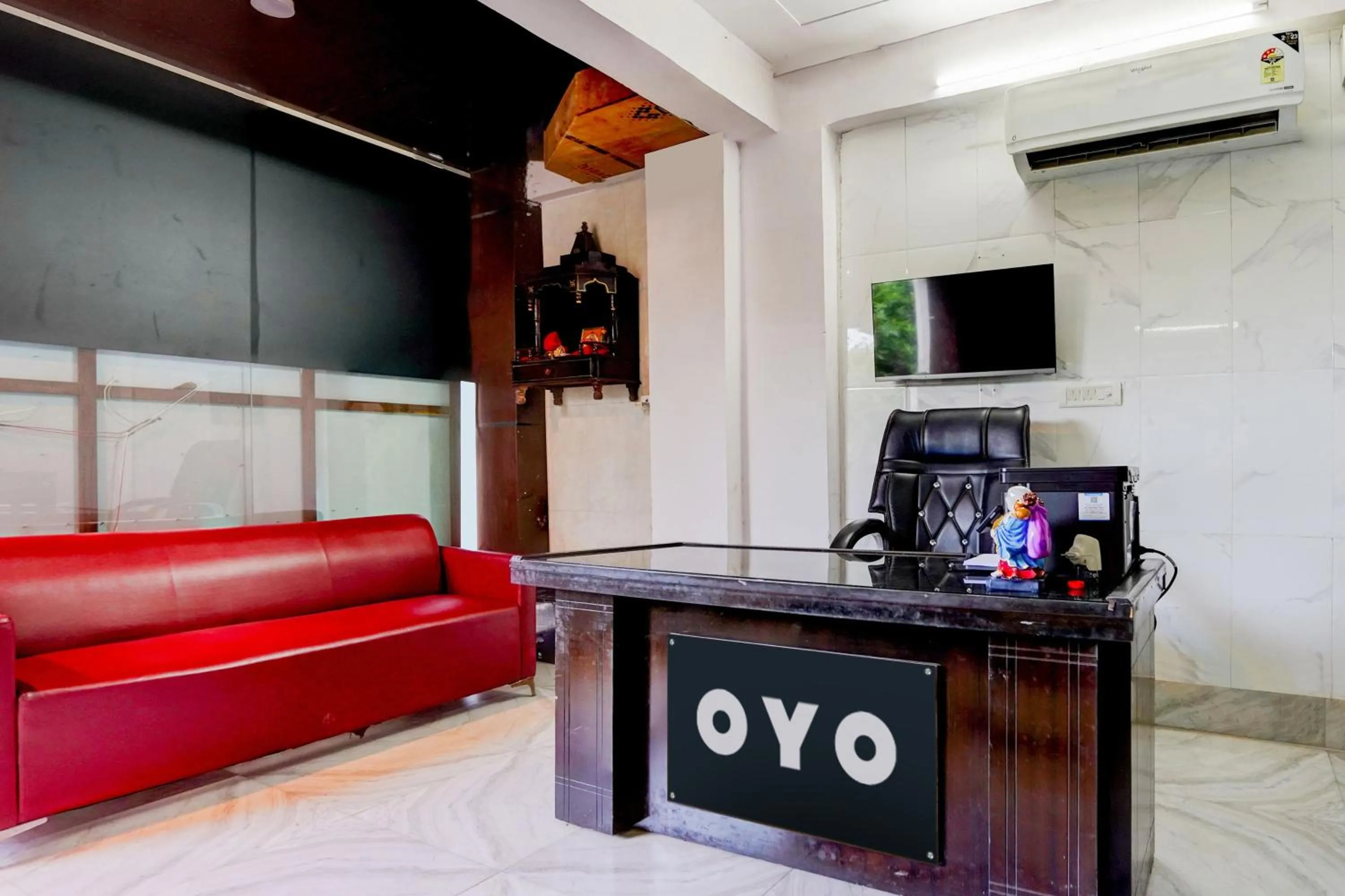 Lobby or reception in Hotel O The Maruti hotel