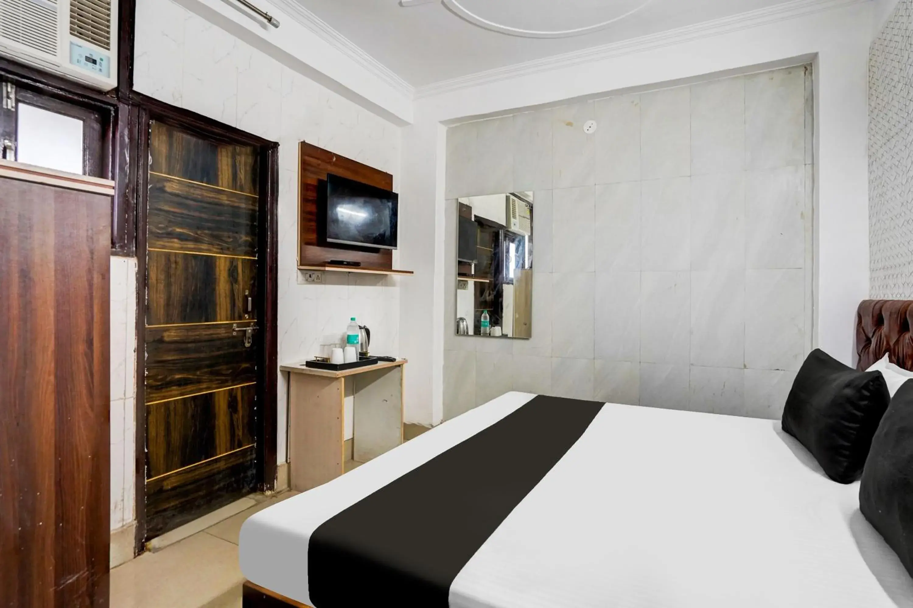 Bedroom, Bed in Super Hotel O The Maruti hotel Bedroom, Bed in Super Hotel O The Maruti hotel