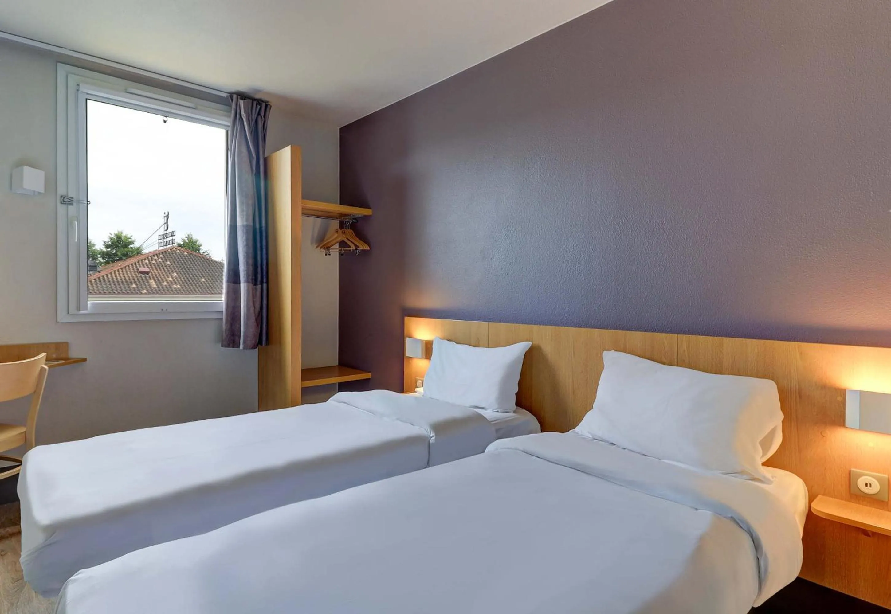 Bedroom, Bed in B&B HOTEL Paray-le-Monial