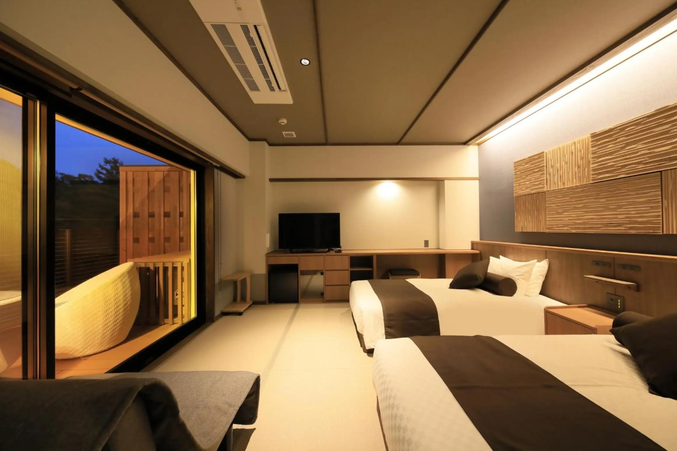 Bed in KusatsuOnsen AeruyadoTakamatsu