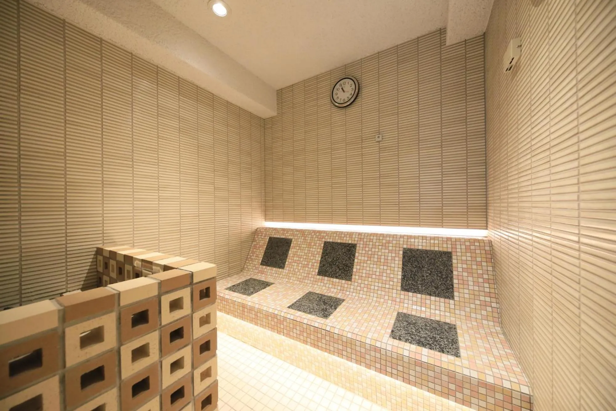 Bed in KusatsuOnsen AeruyadoTakamatsu