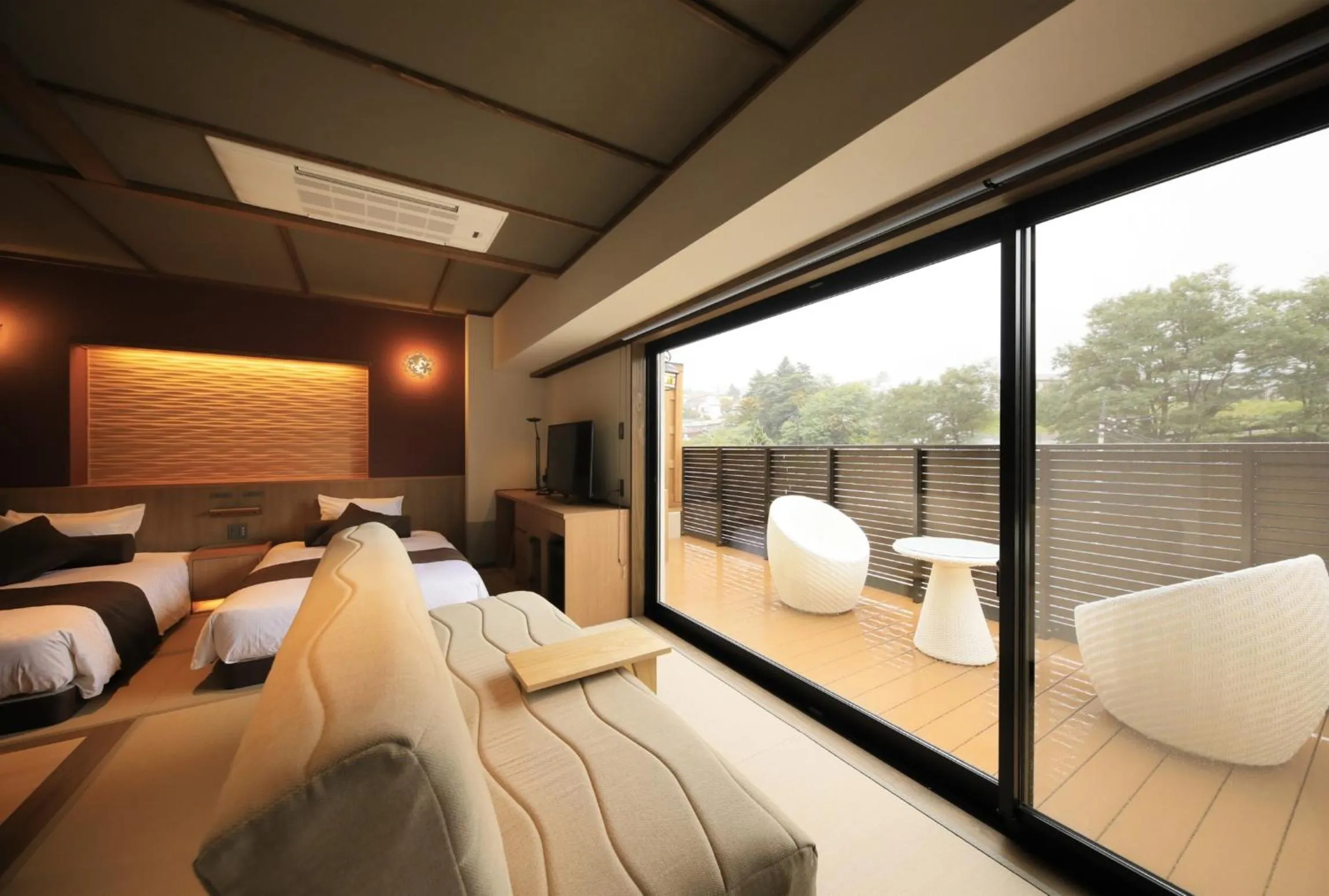 Bed in KusatsuOnsen AeruyadoTakamatsu