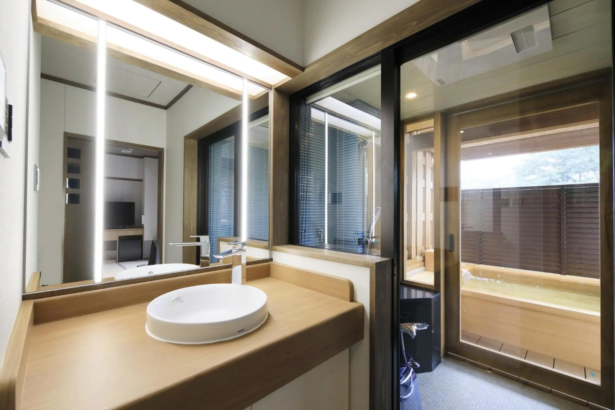 KusatsuOnsen AeruyadoTakamatsu