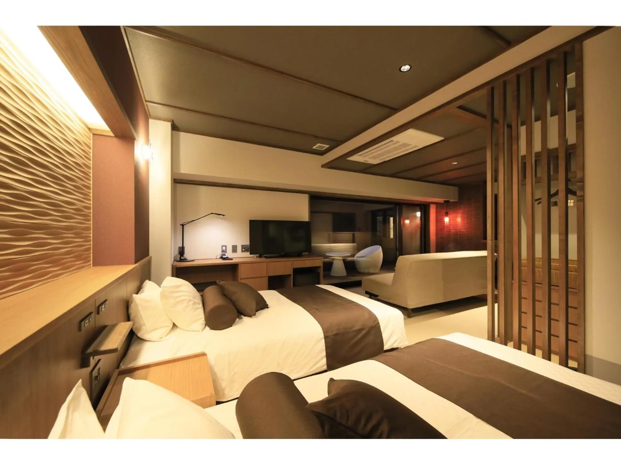 Photo of the whole room, Bed in KusatsuOnsen AeruyadoTakamatsu