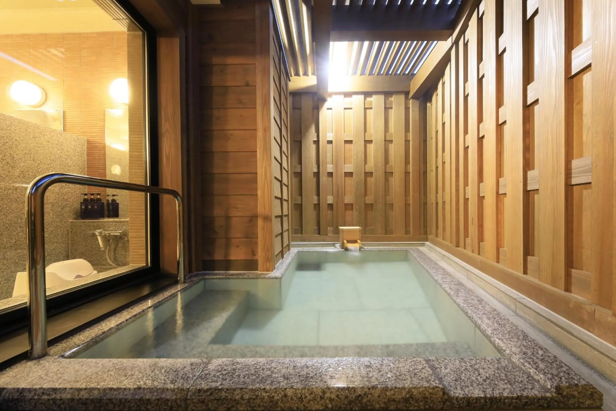 KusatsuOnsen AeruyadoTakamatsu