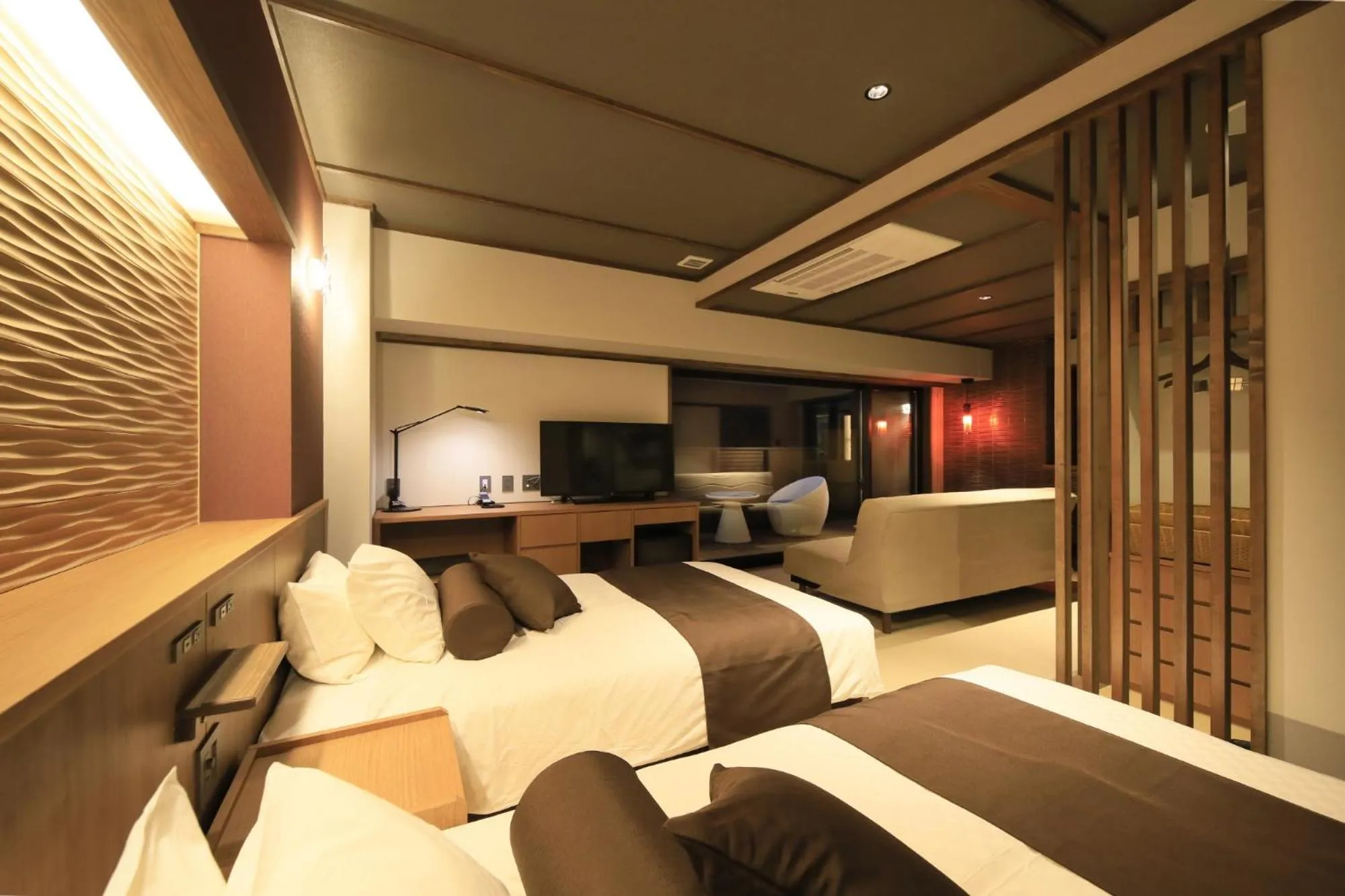 Bed in KusatsuOnsen AeruyadoTakamatsu