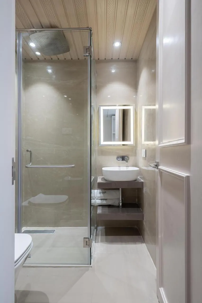 Bathroom in Uptown Hotel