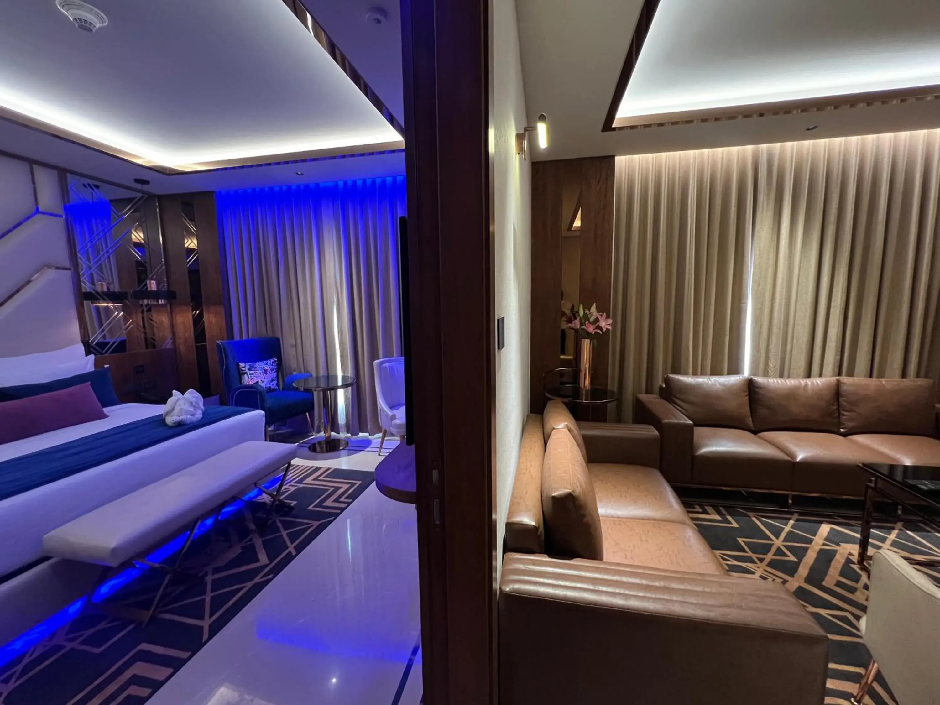 Executive Suite in Planet Hollywood Thane Executive Suite in Planet Hollywood Thane