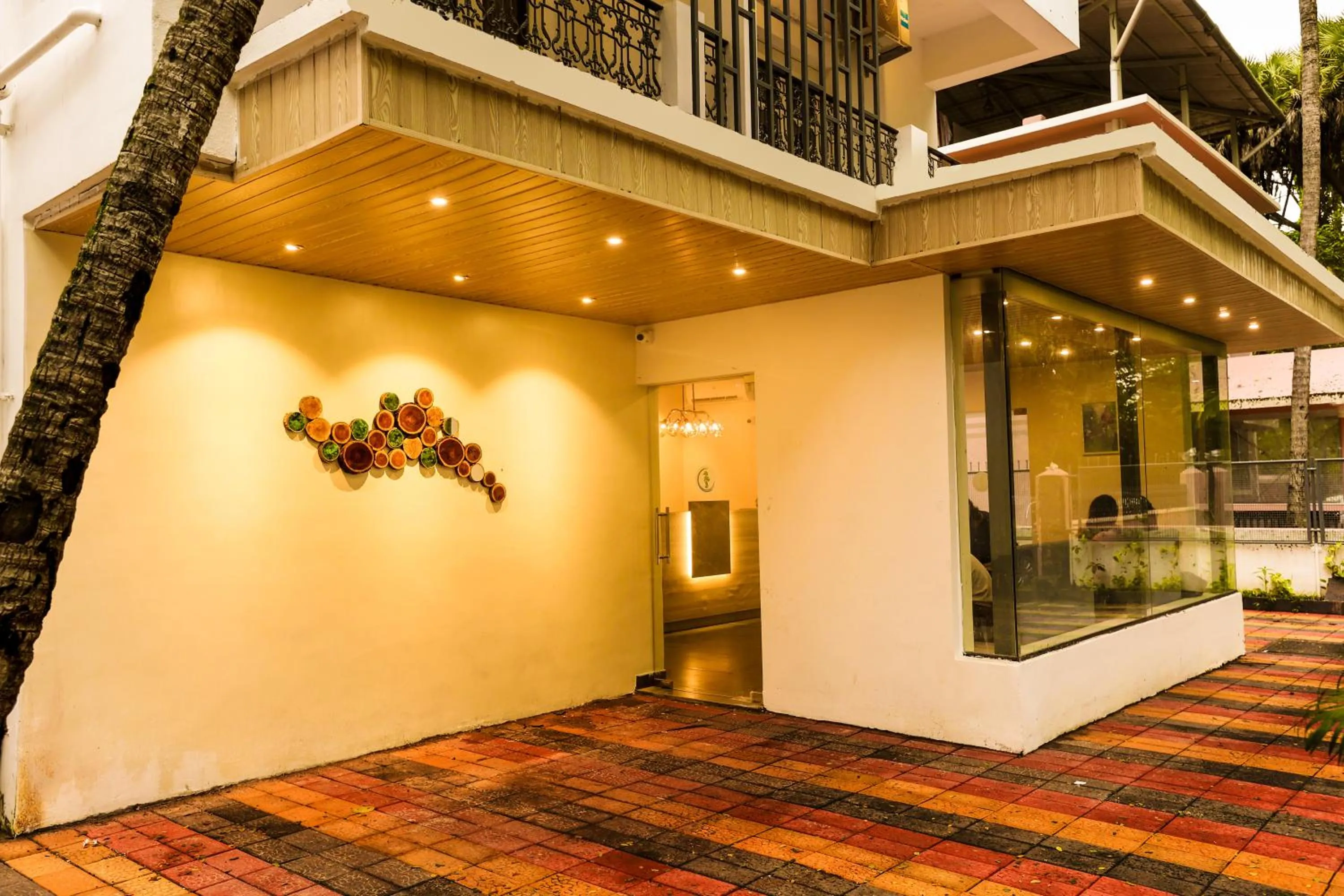 Facade/entrance in Coastal Pearl Hotel Miramar Panaji