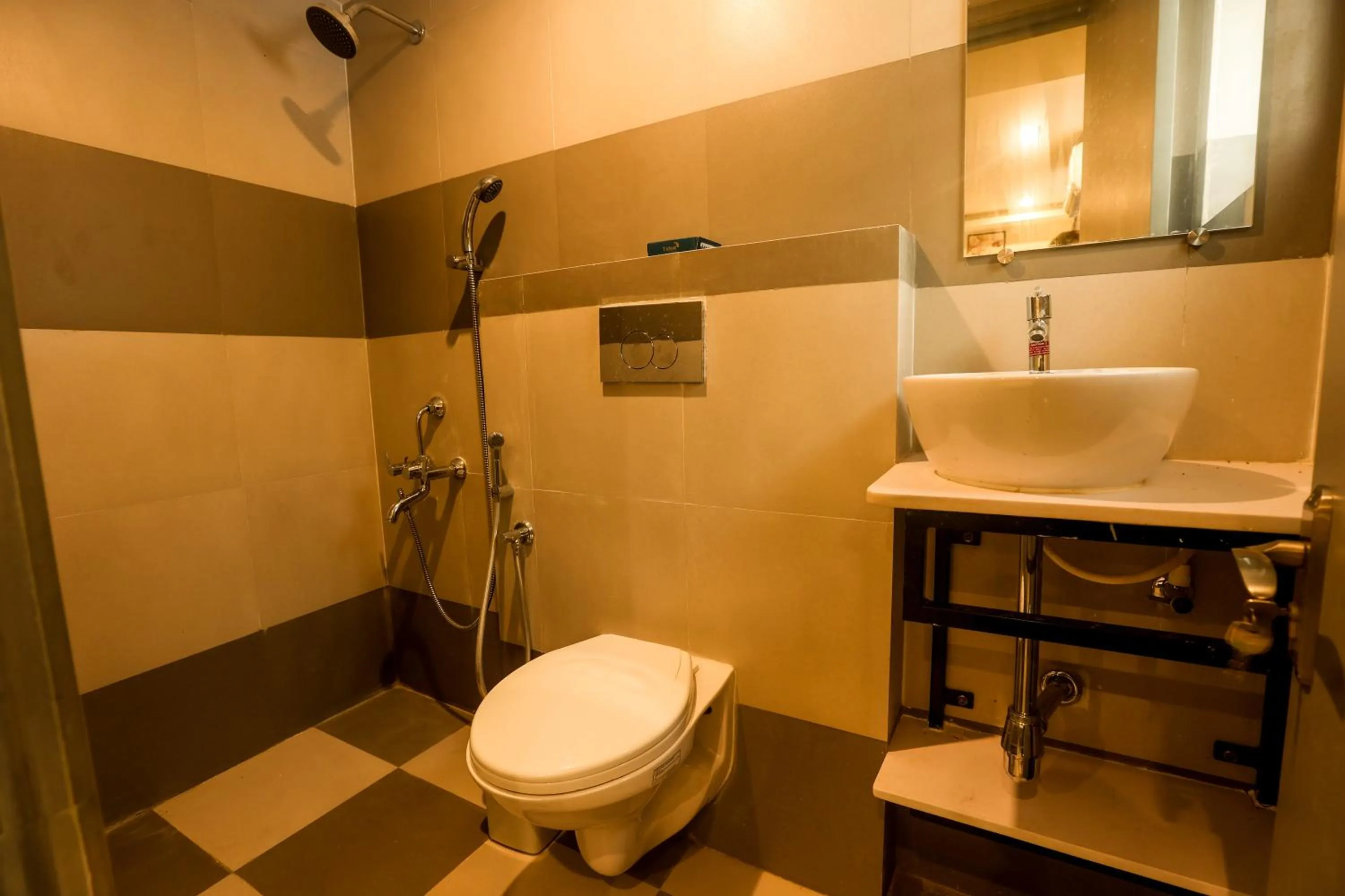 Bathroom in Coastal Pearl Hotel Miramar Panaji
