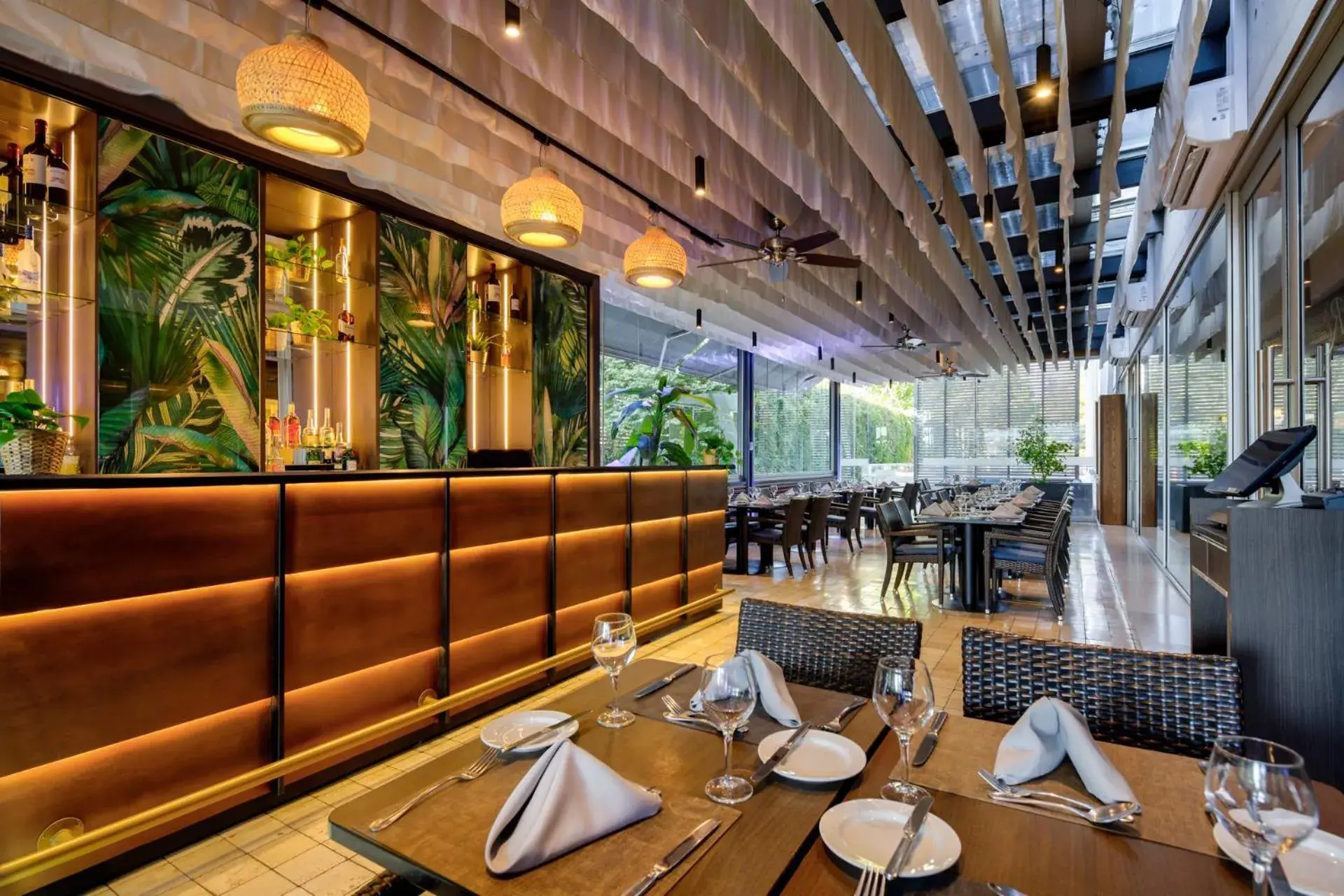 Restaurant/places to eat in Radisson Blu Plaza El Bosque Santiago Restaurant/places to eat in Radisson Blu Plaza El Bosque Santiago