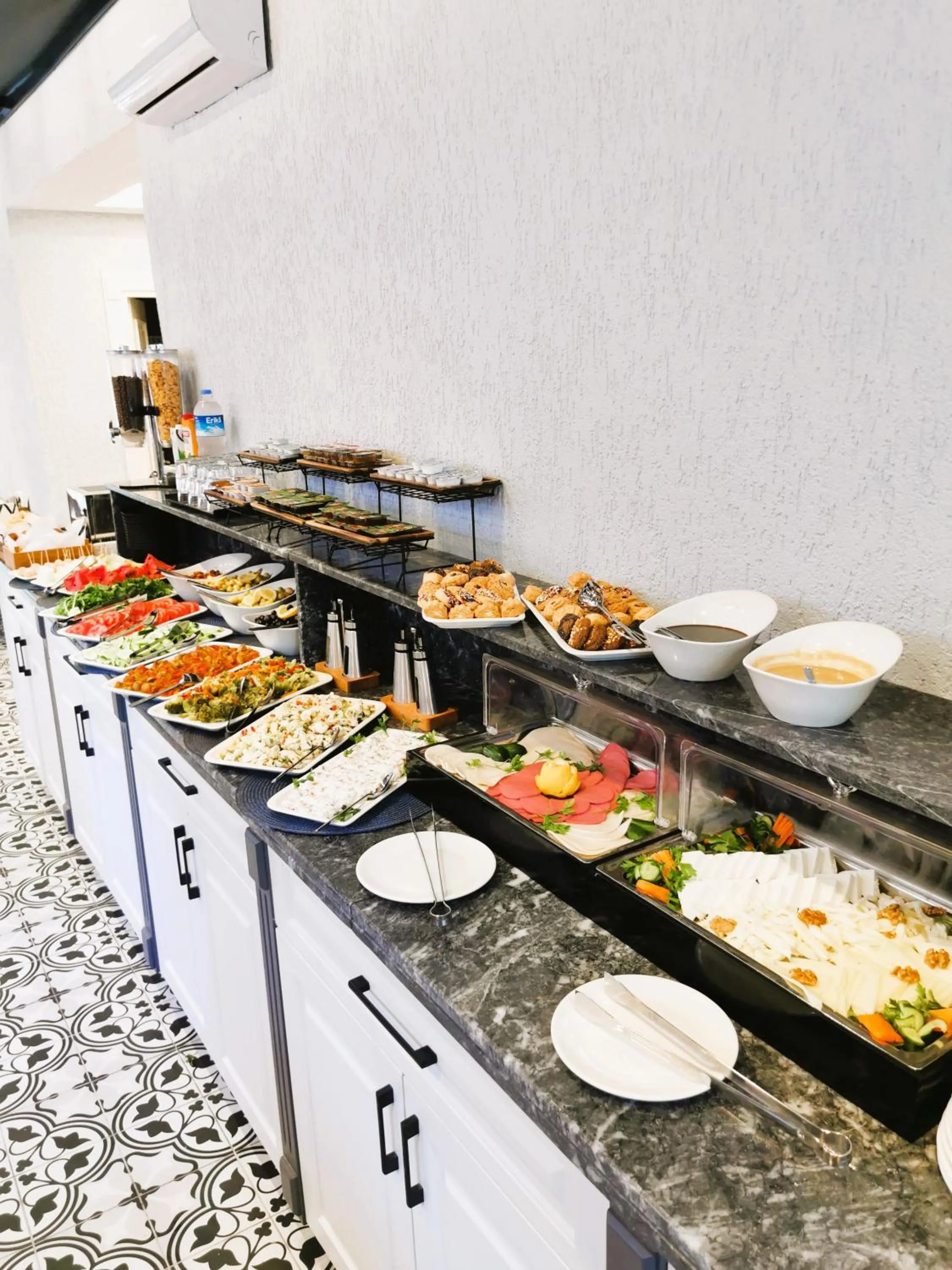 Breakfast in Luxx Garden Hotel