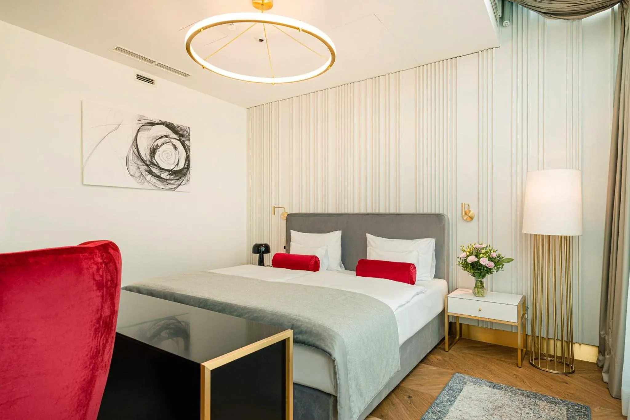 Bed in Hotel Ferreus Modern Art Deco