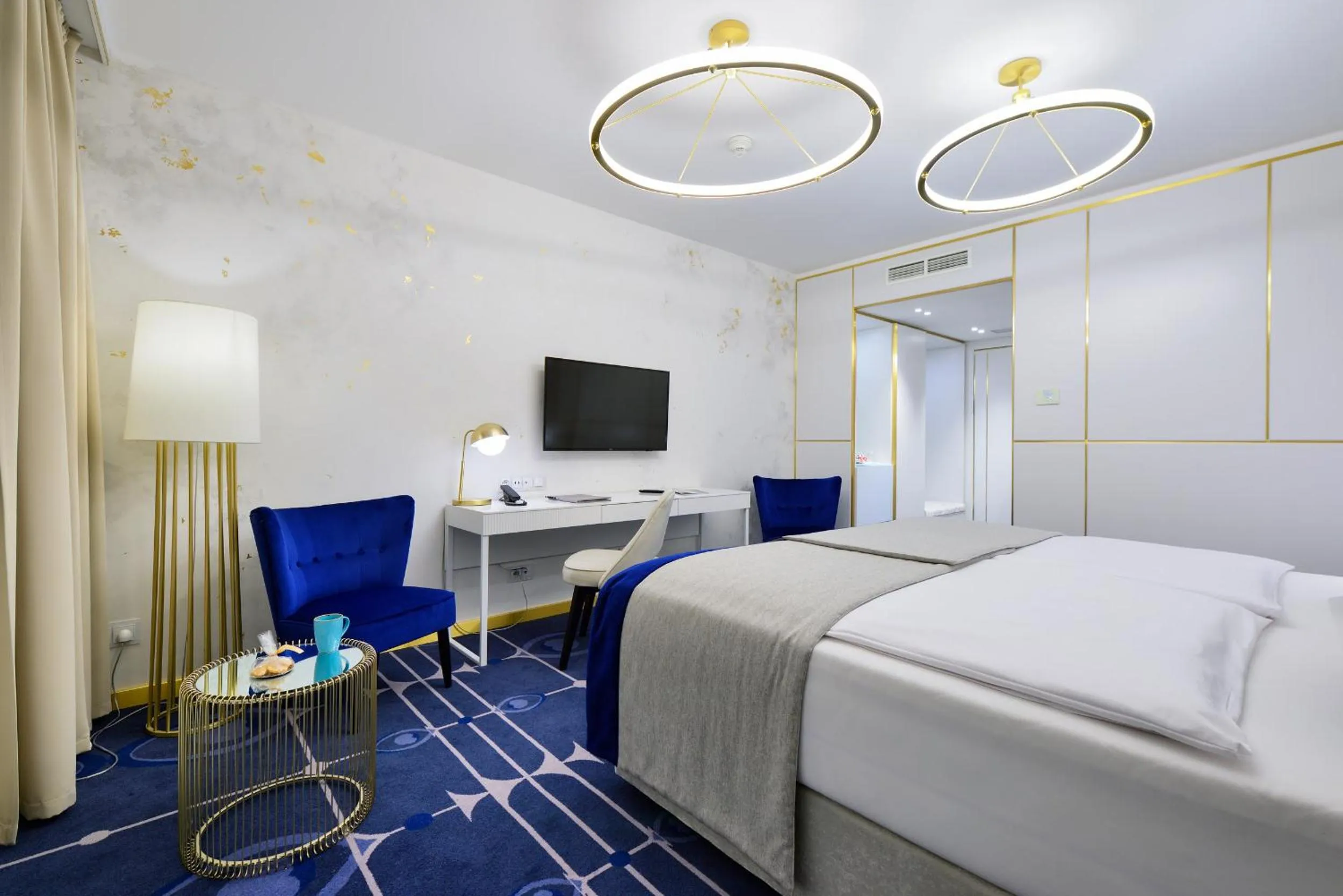 Bed in Hotel Ferreus Modern Art Deco