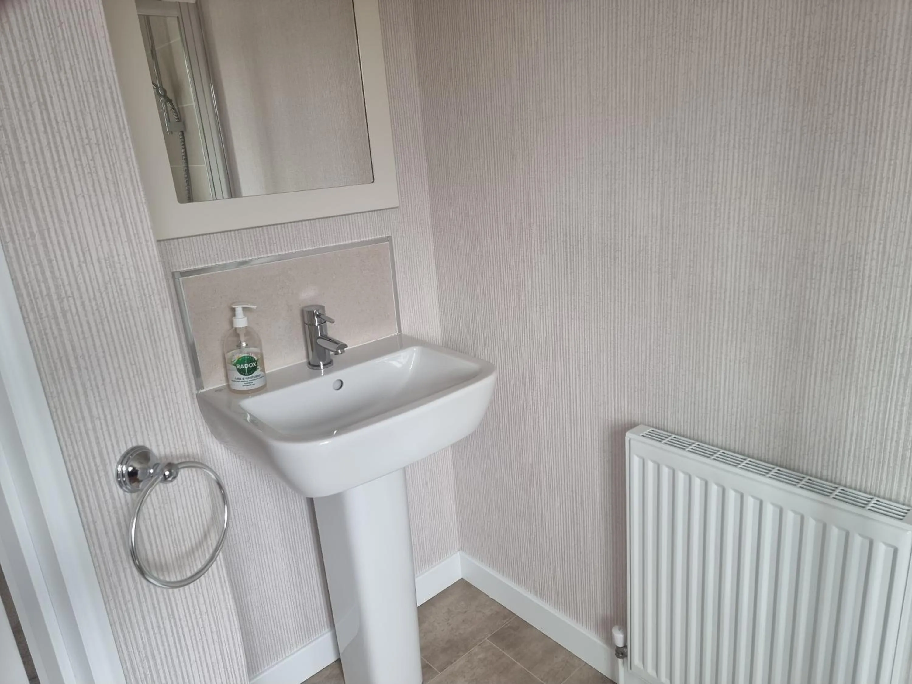 Bathroom in Luxury 2-Bed Lodge in Routh HotTub & Pet Friendly