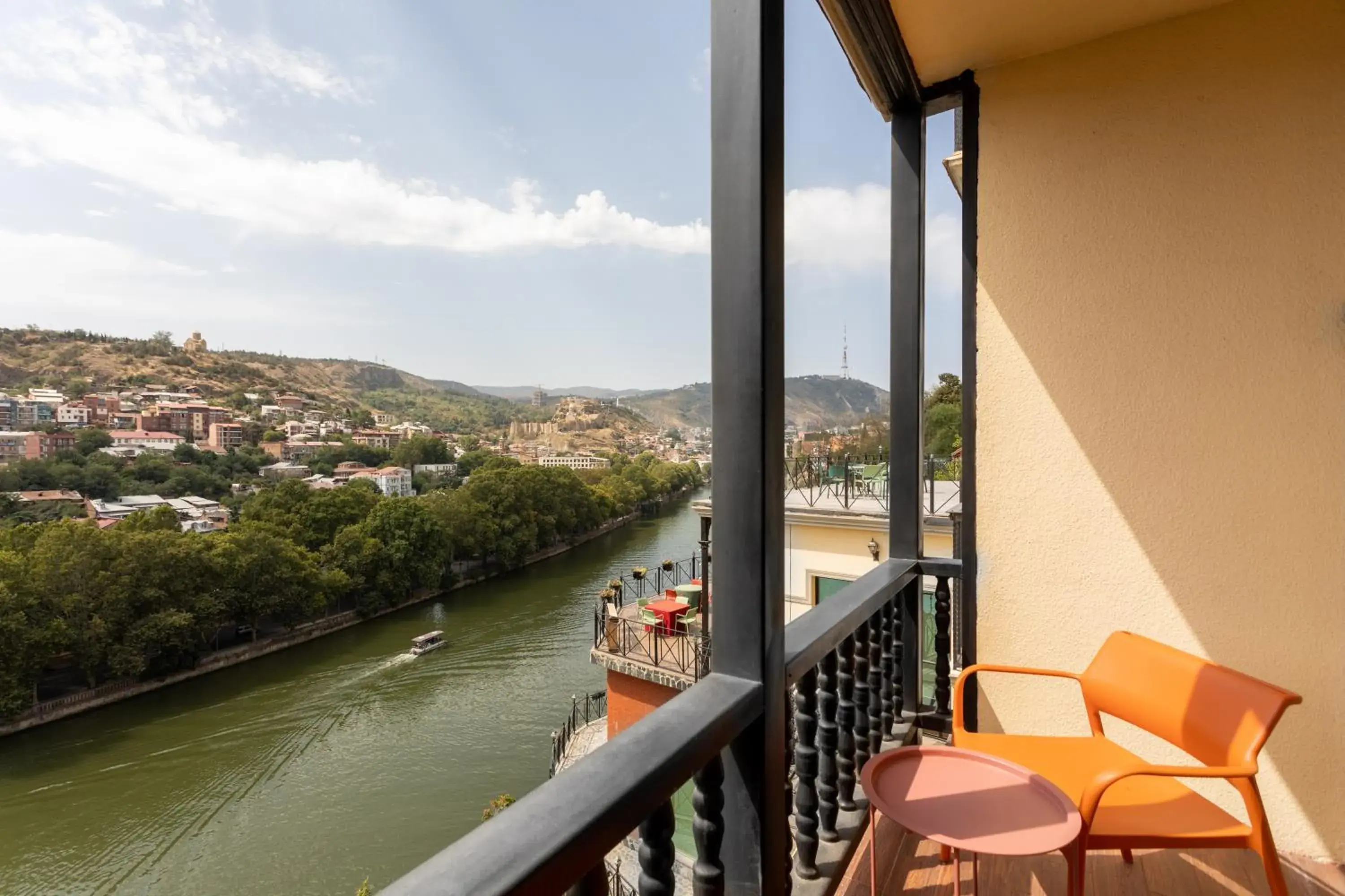 Superior Double or Twin Room with River View in Margot Old Tbilisi Superior Double or Twin Room with River View in Margot Old Tbilisi