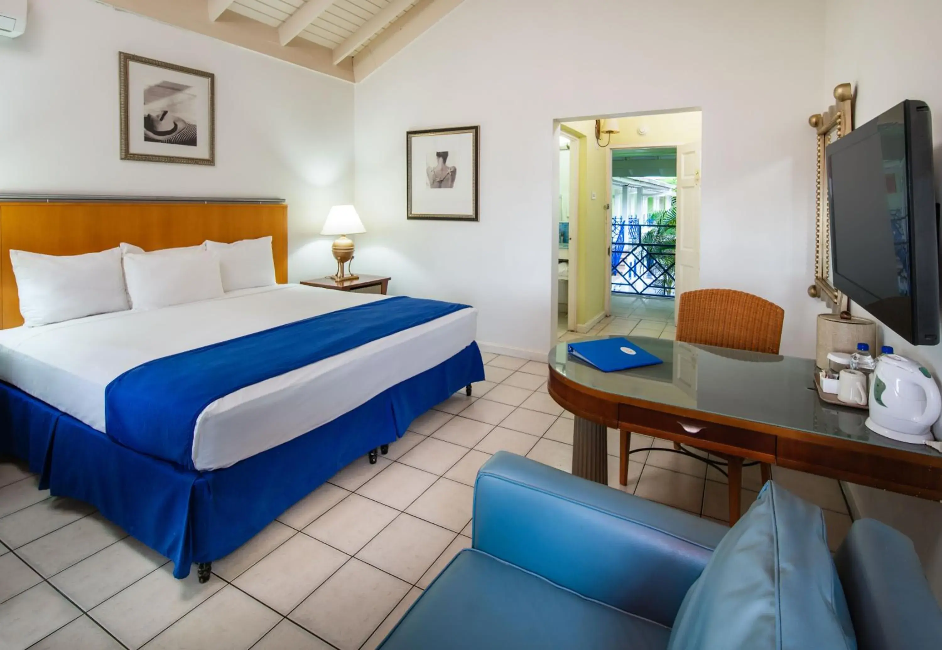 TV and multimedia, Bed in Deja Resort All Inclusive TV and multimedia, Bed in Deja Resort All Inclusive