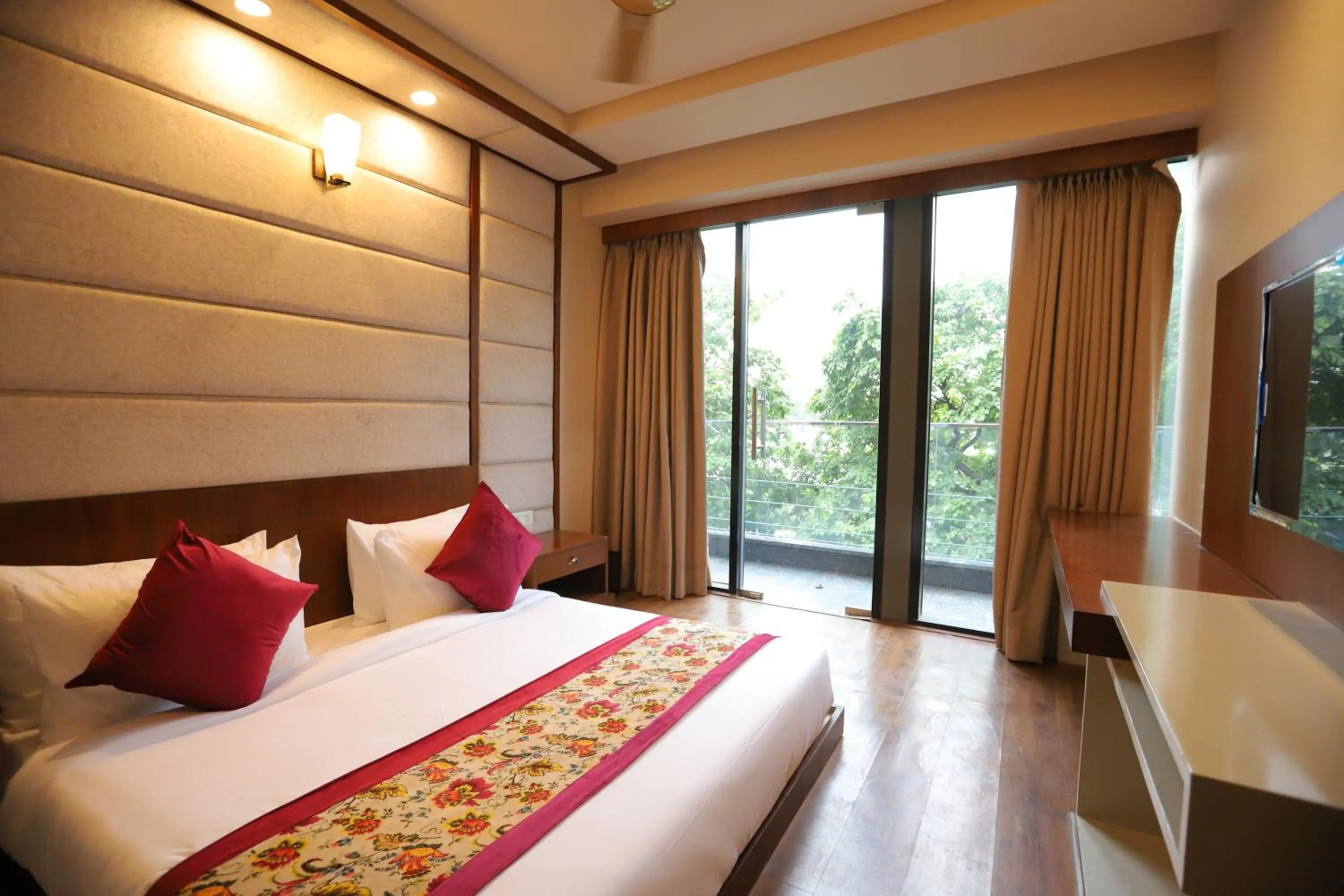 Bed in IP Royal Hotel - New Delhi