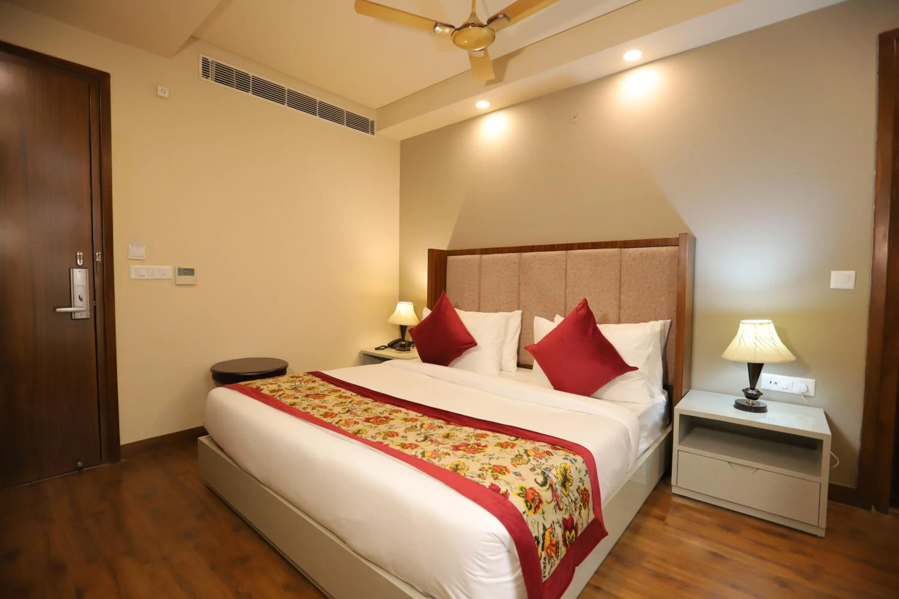 Bed in IP Royal Hotel - New Delhi