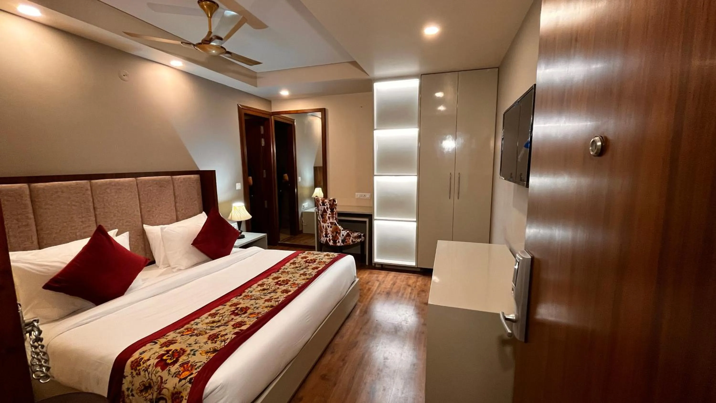 Bed in IP Royal Hotel - New Delhi