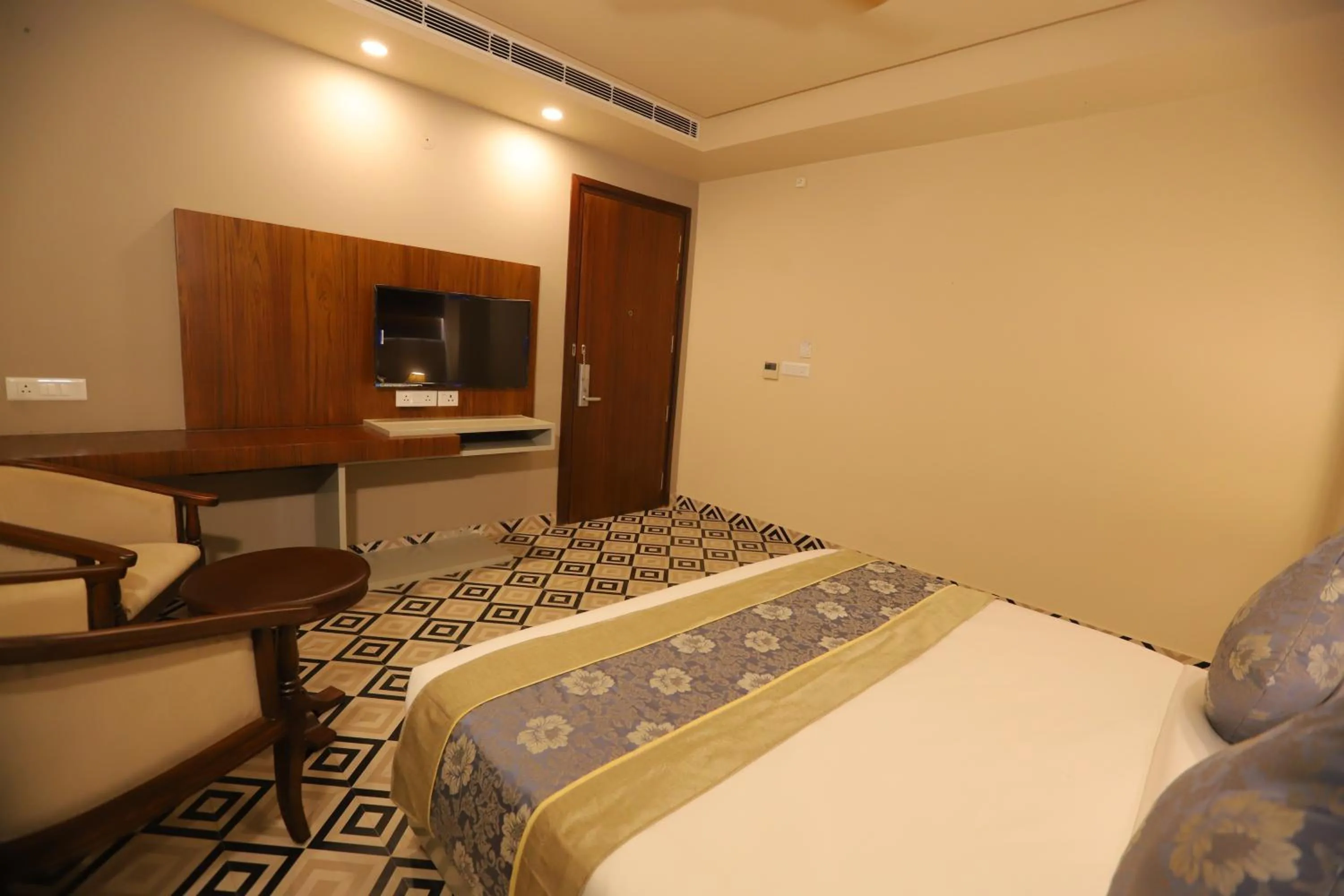 Bed in IP Royal Hotel - New Delhi