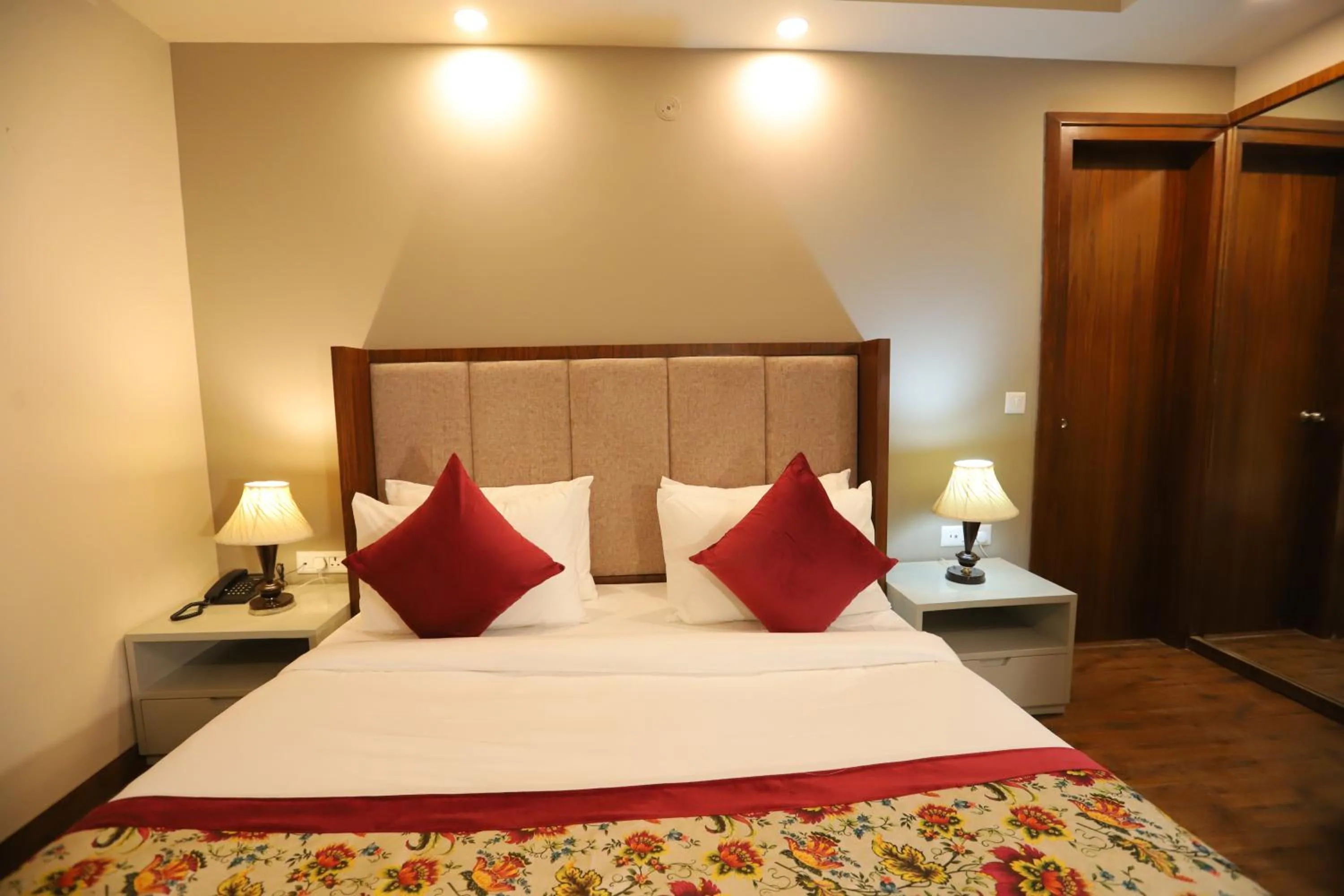 Bed in IP Royal Hotel - New Delhi