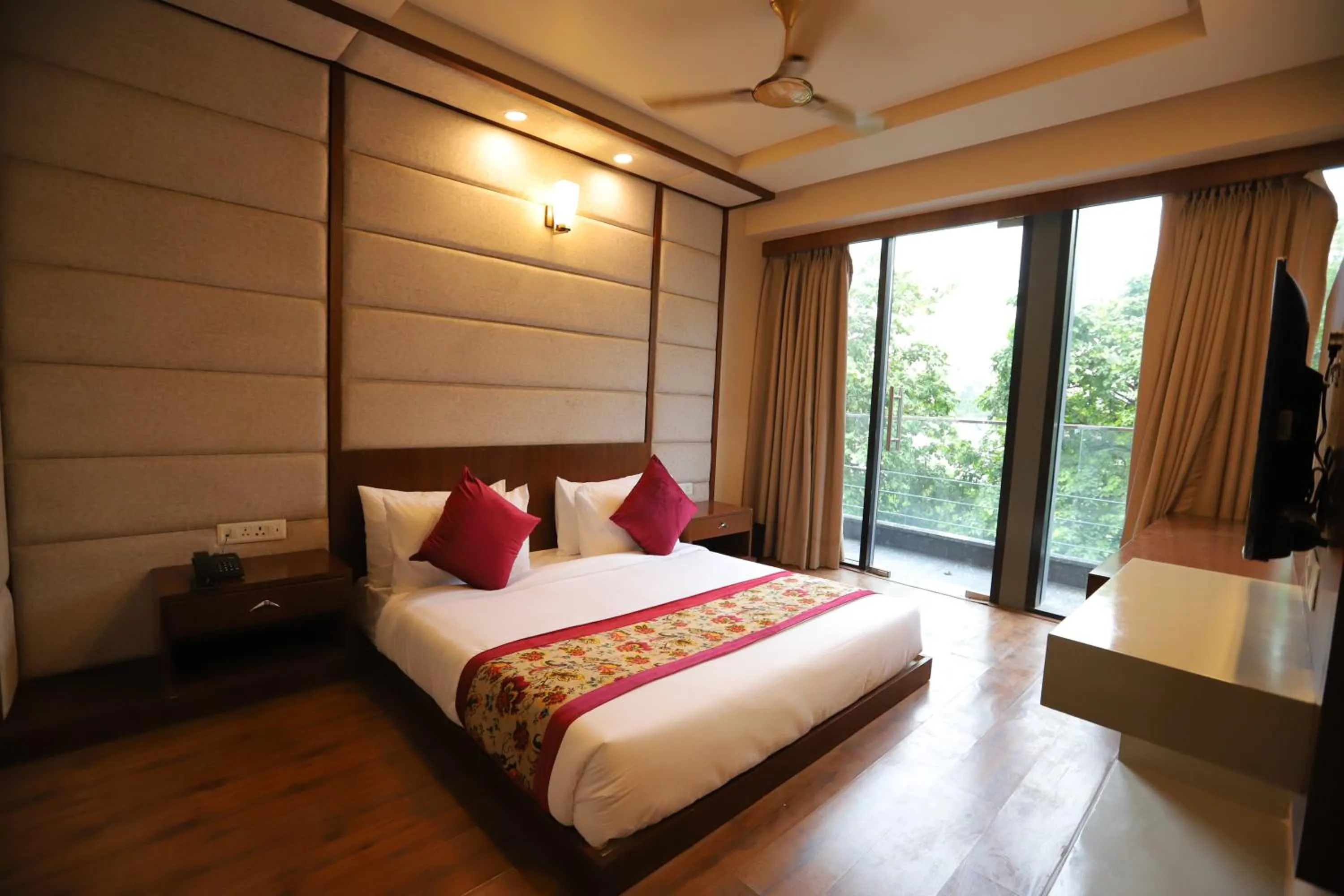 Bed in IP Royal Hotel - New Delhi